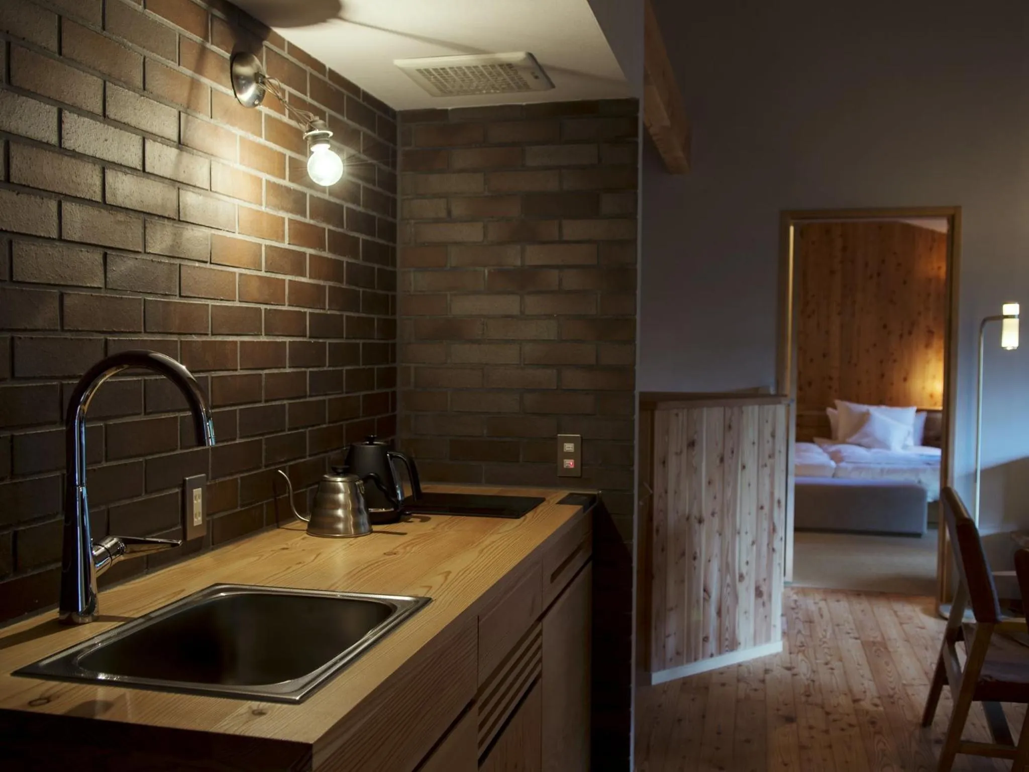 Kitchen or kitchenette, Bed in Hakone Retreat villa 1f