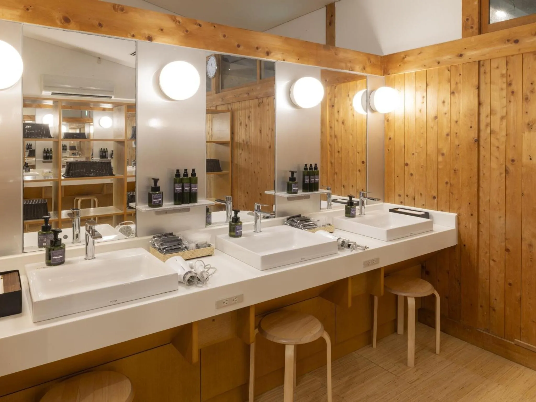 Public Bath in Hakone Retreat villa 1f