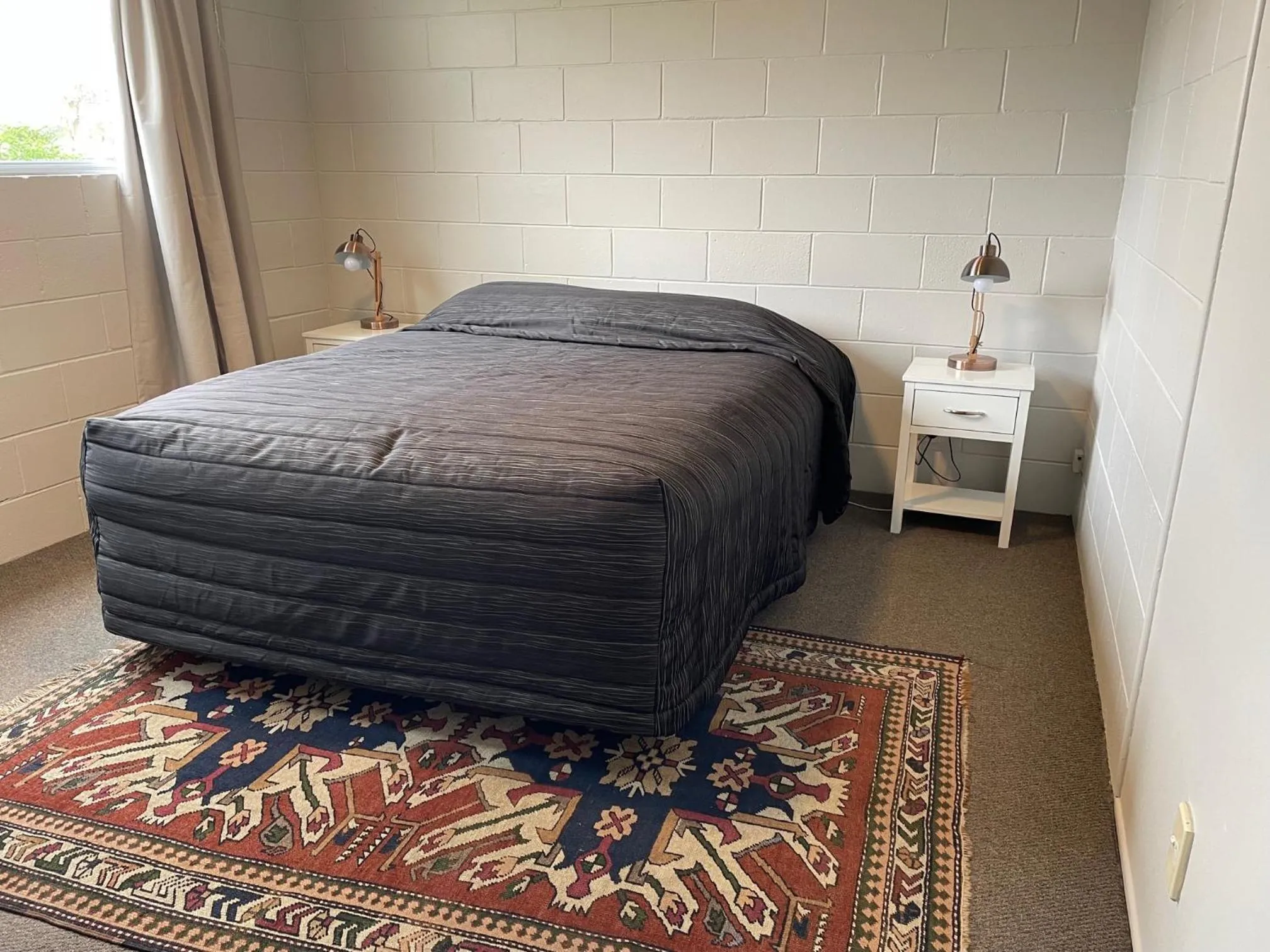 Bedroom, Bed in Dawsons Hotel