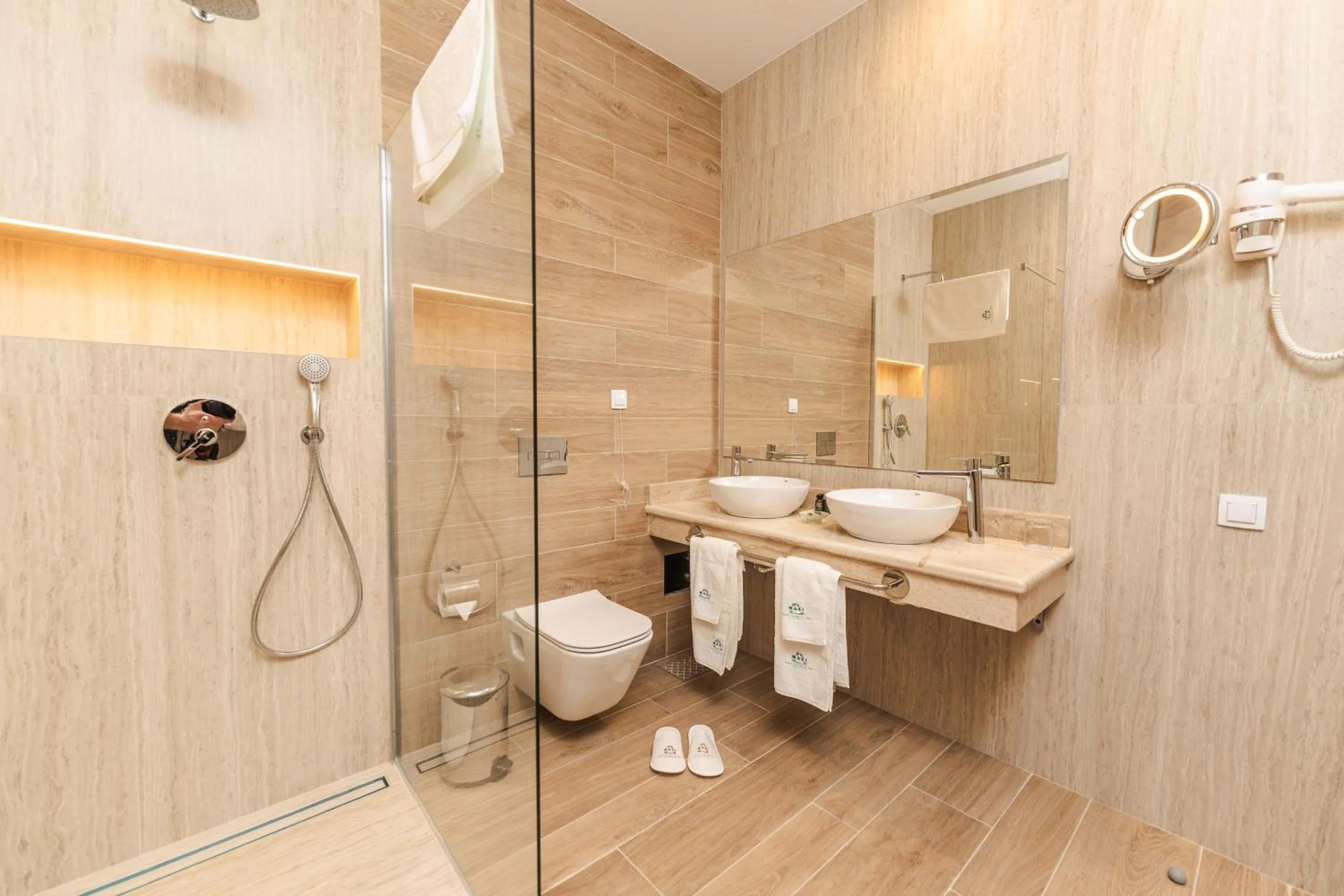 Maxi Park Hotel & Spa