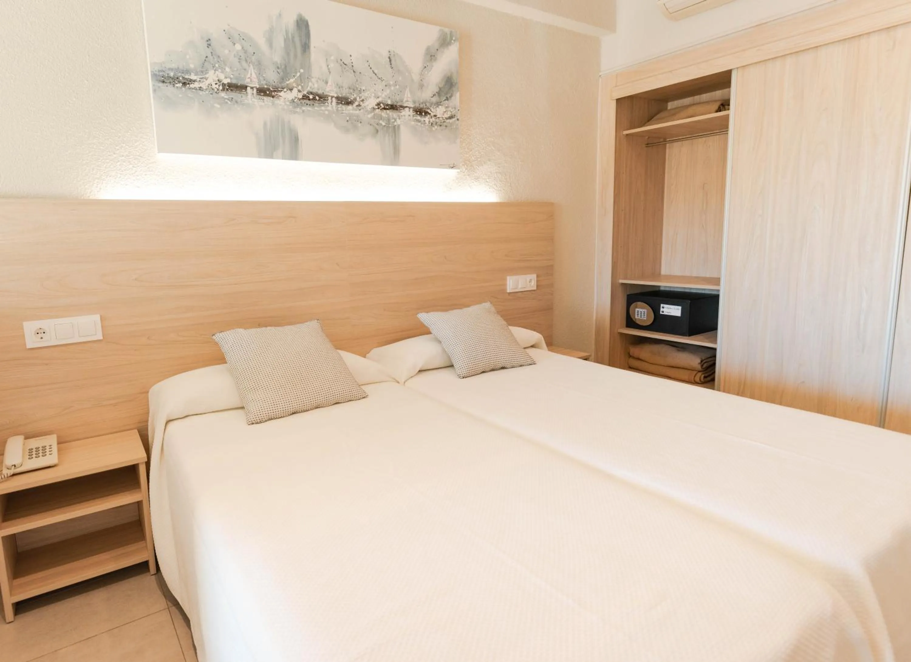 Bed in Hotel S'Agoita