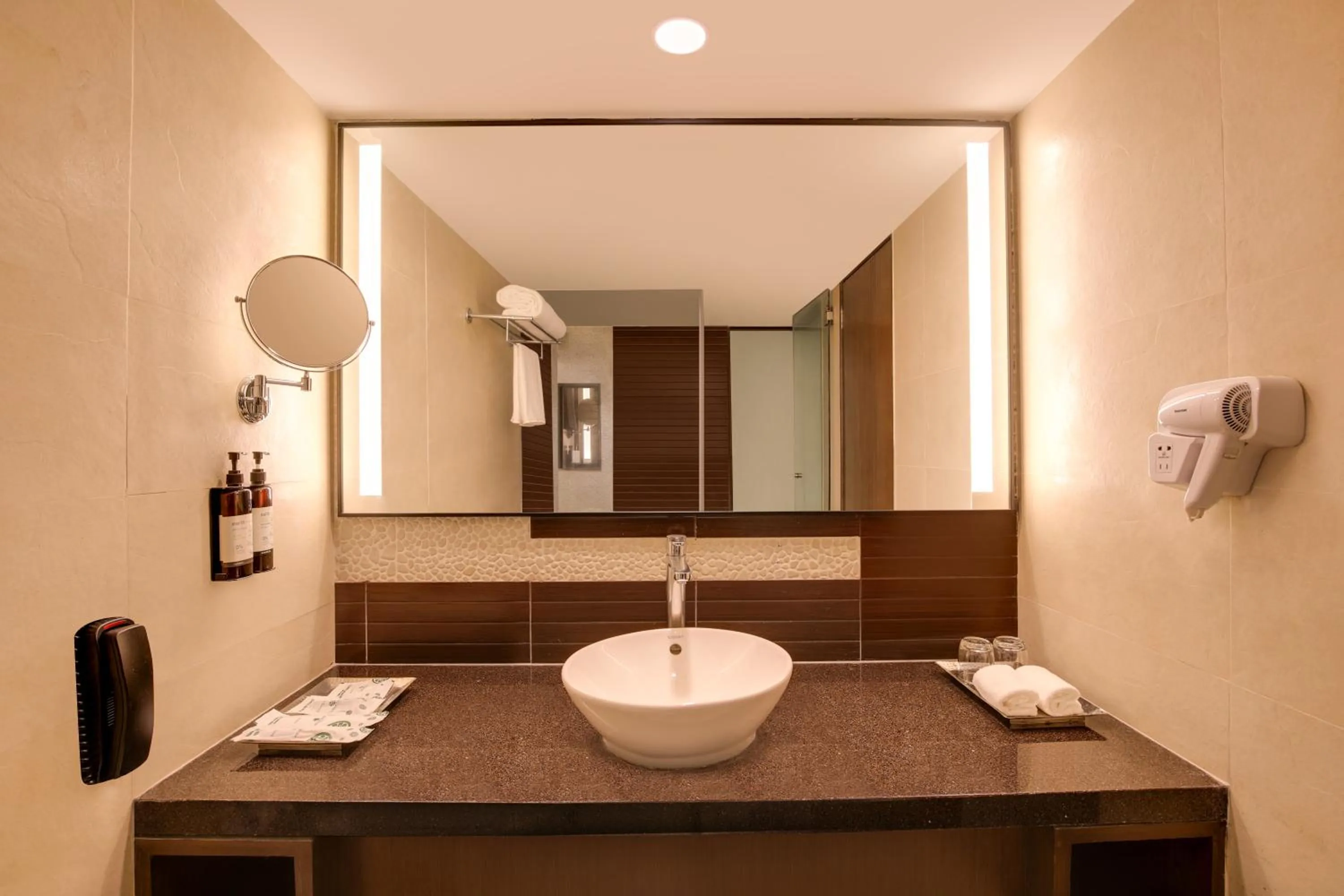 Bathroom in Lemon Tree Premier, Navi Mumbai