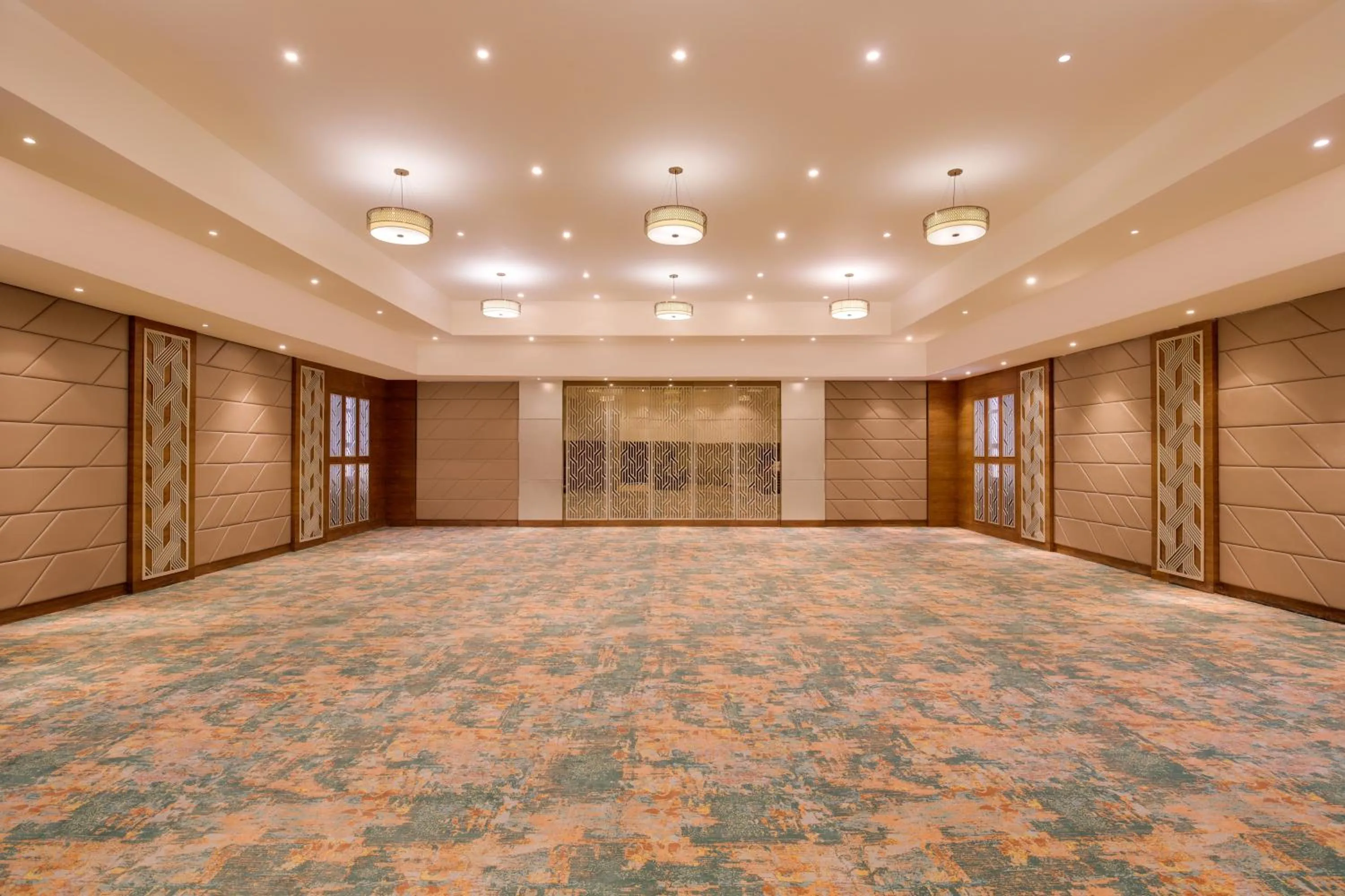 Banquet/Function facilities in Lemon Tree Premier, Navi Mumbai