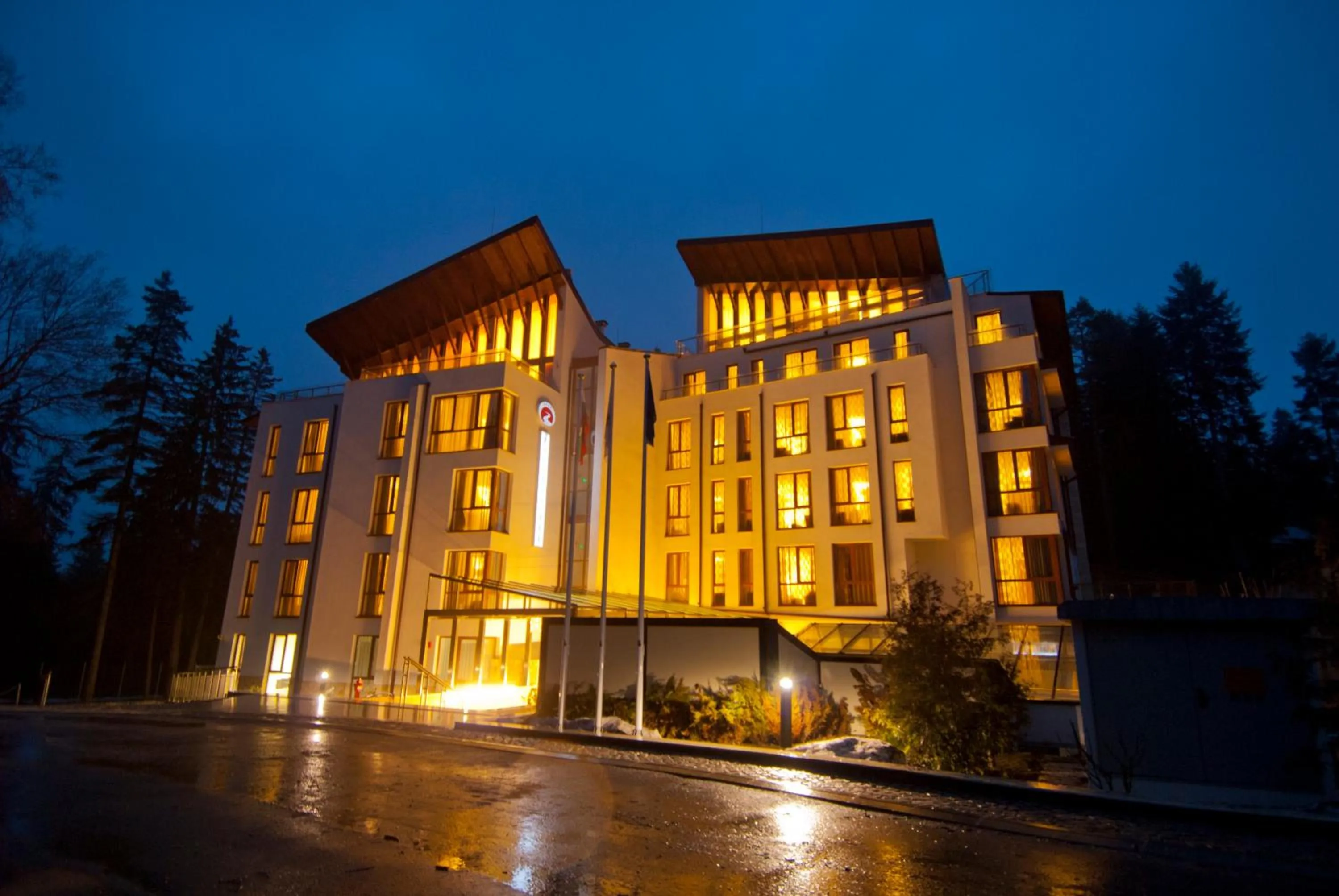 Facade/entrance in Radina's Way Hotel