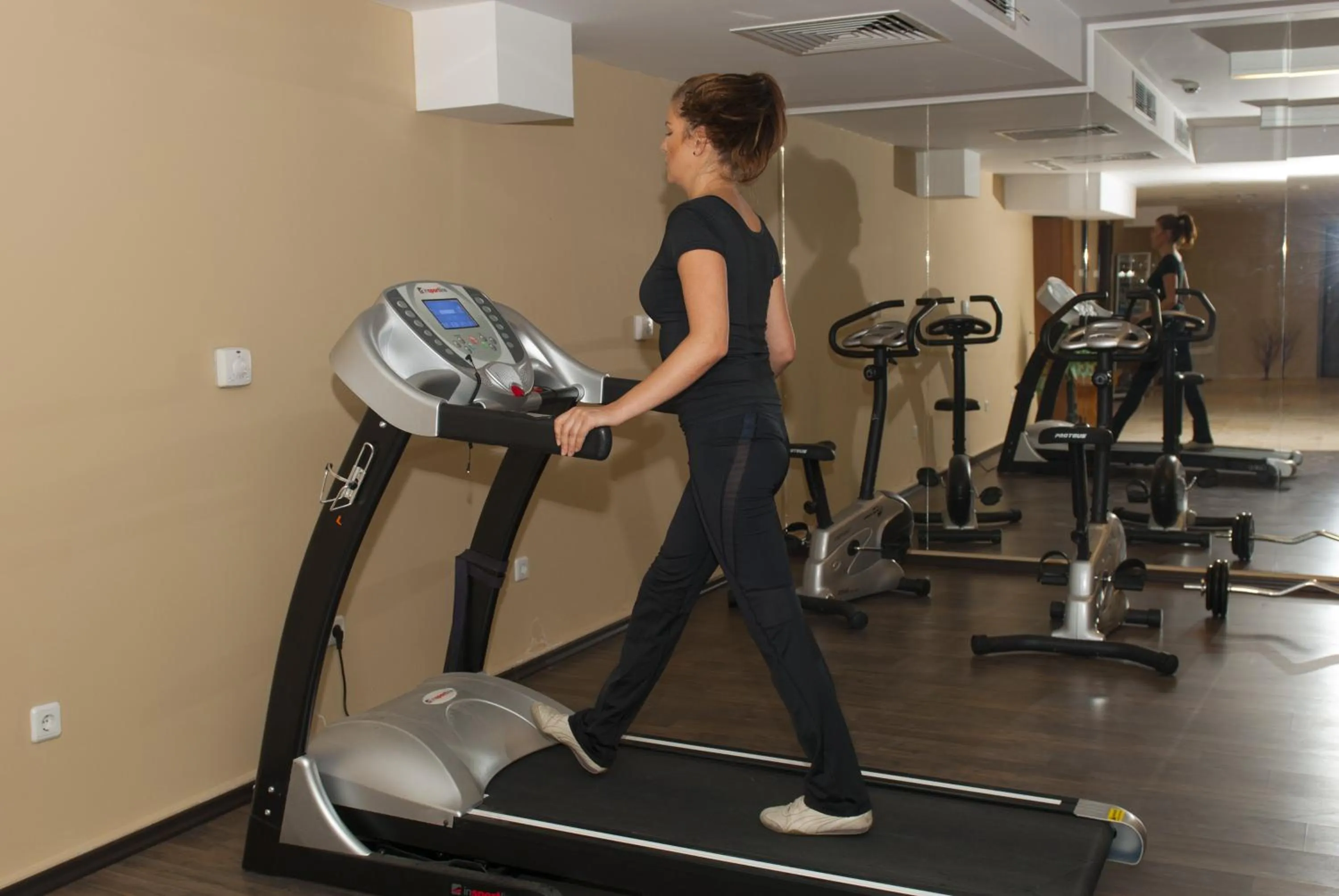 Fitness centre/facilities in Radina's Way Hotel