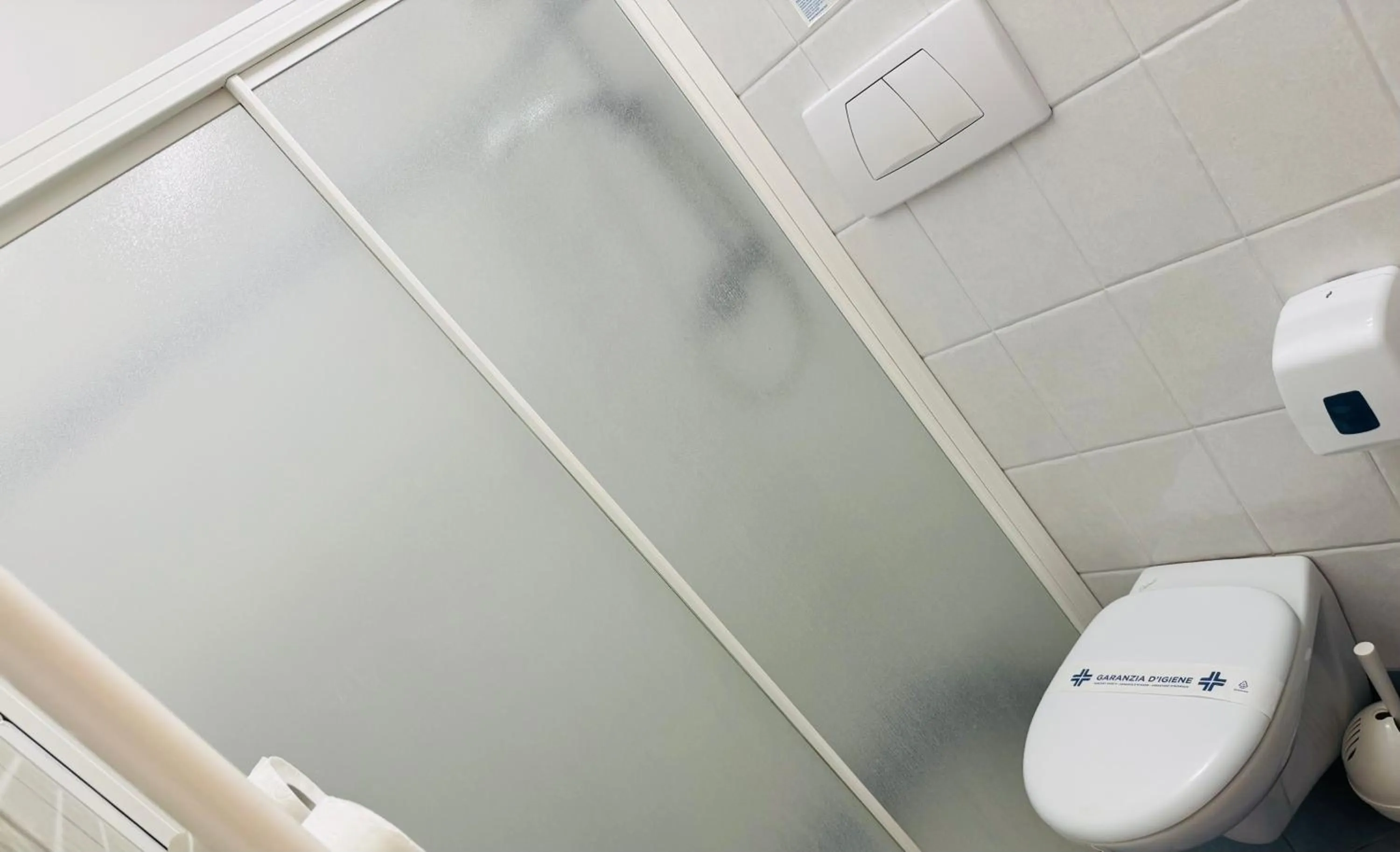 Toilet in Hotel Alcazar