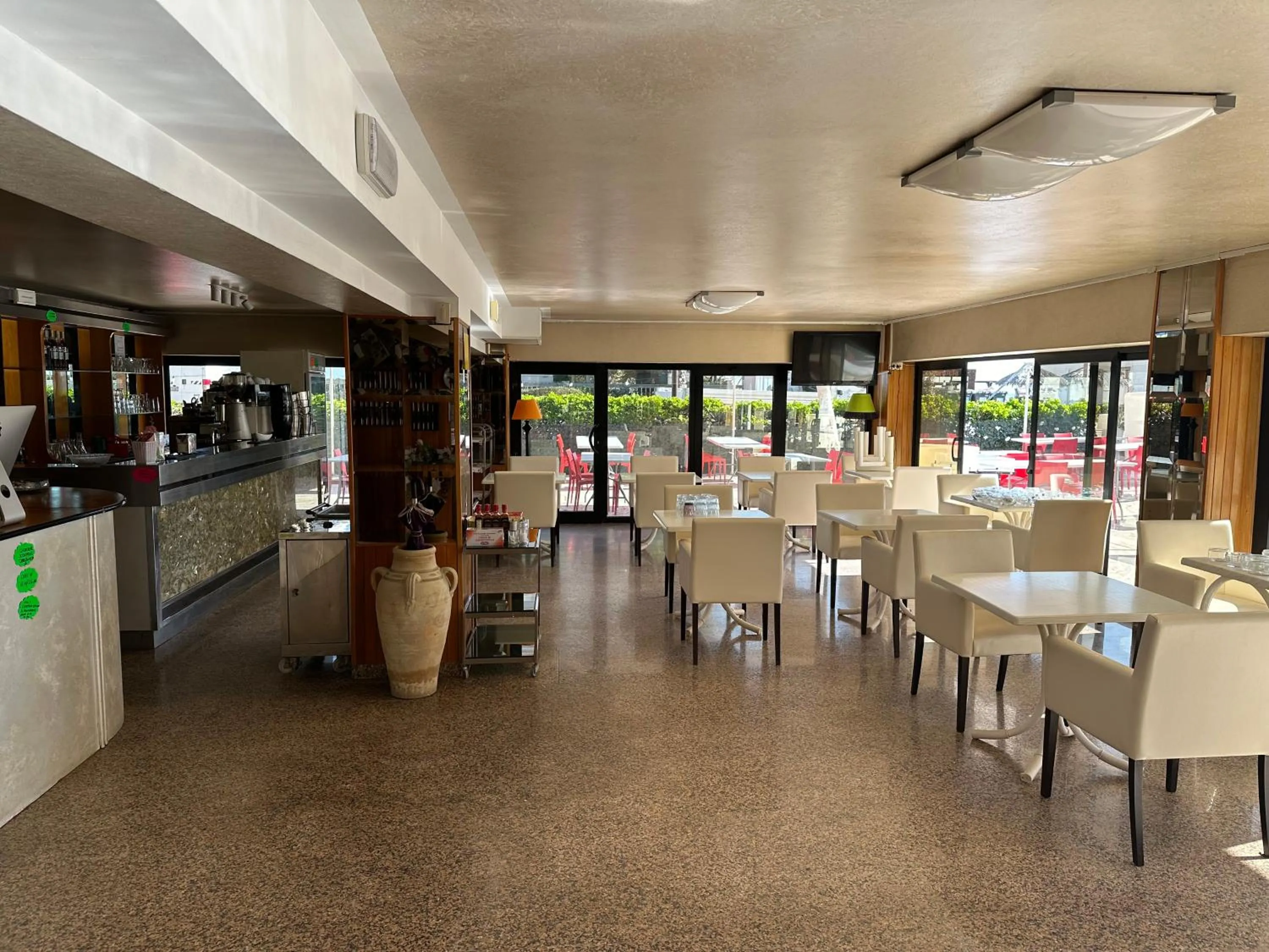 Coffee/tea facilities in Hotel Alcazar