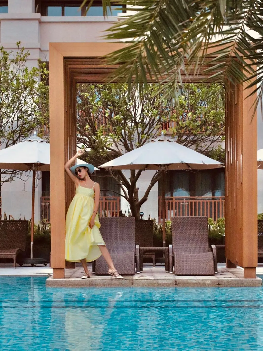 Pool view in Shenzhen Marriott Hotel Golden Bay