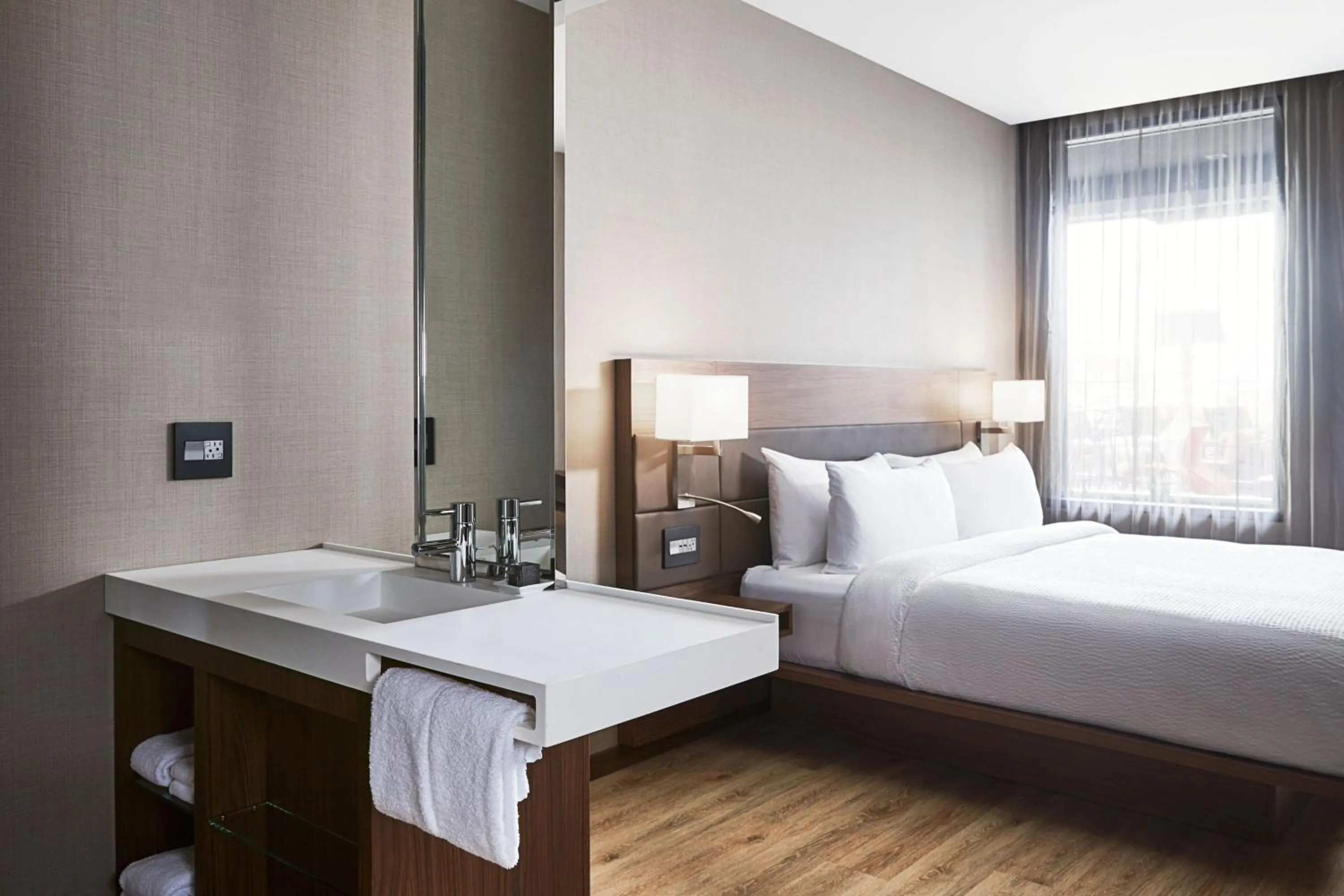 Swimming pool, Bed in AC Hotel Tucson Downtown