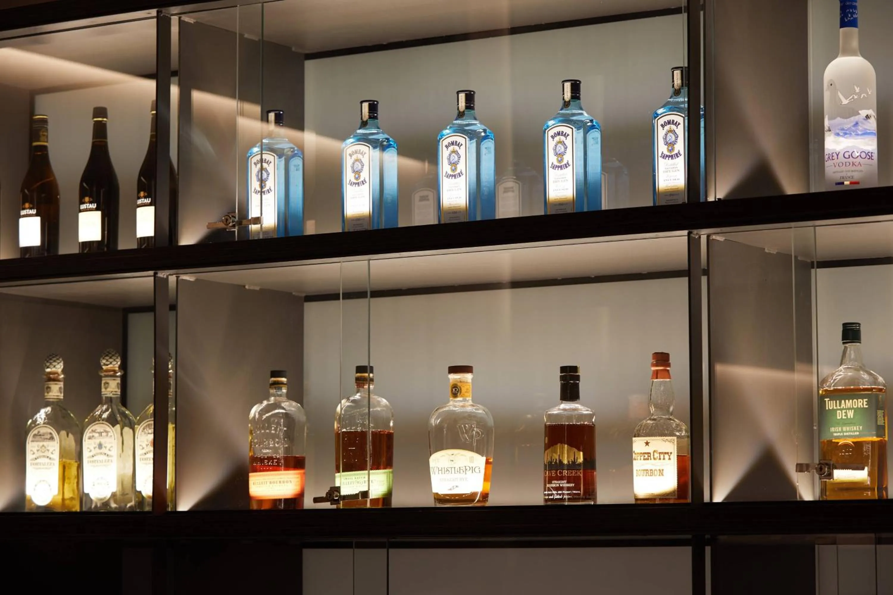 Lounge or bar in AC Hotel Tucson Downtown