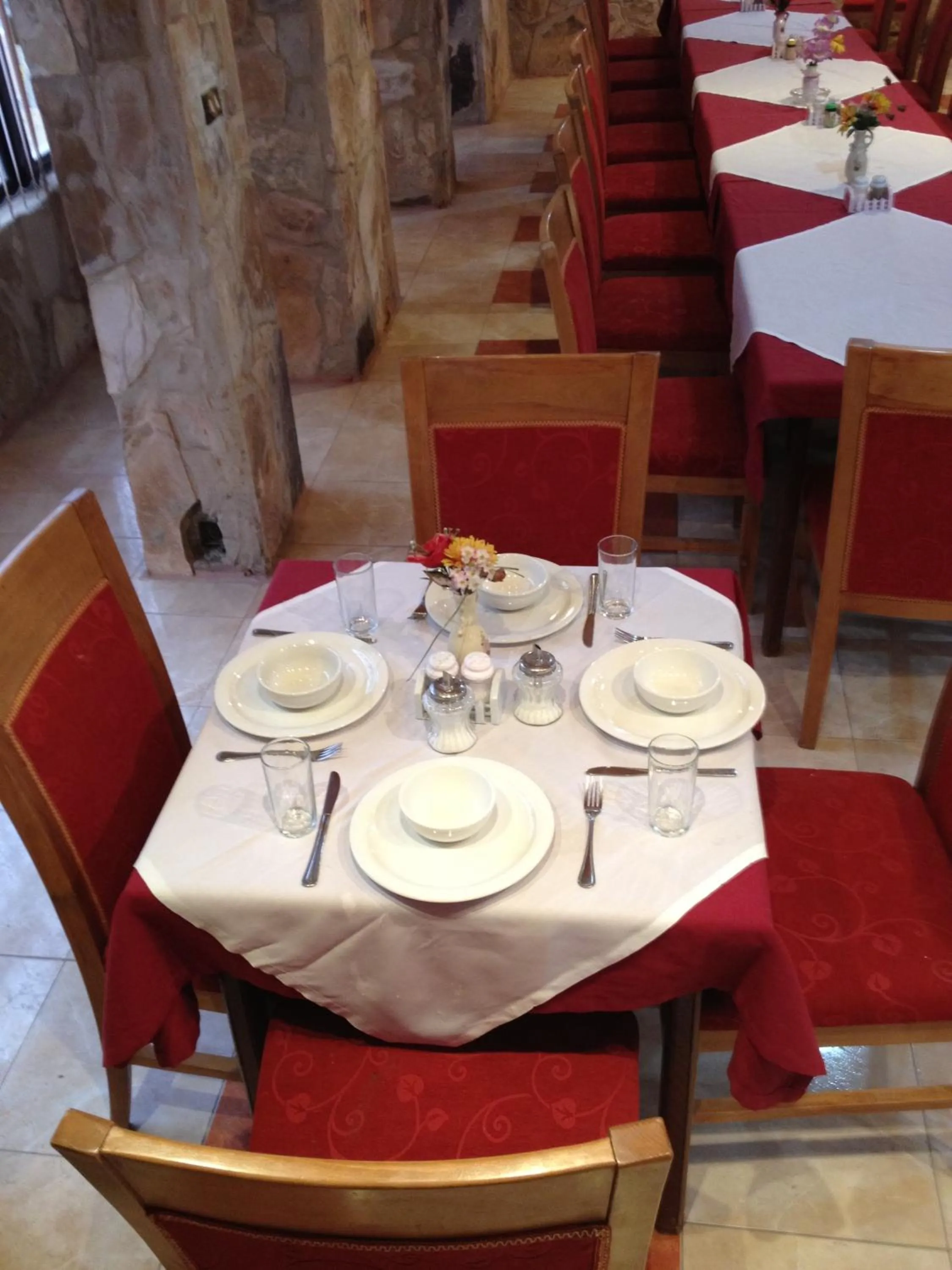 Restaurant/places to eat in Al Rashid Hotel