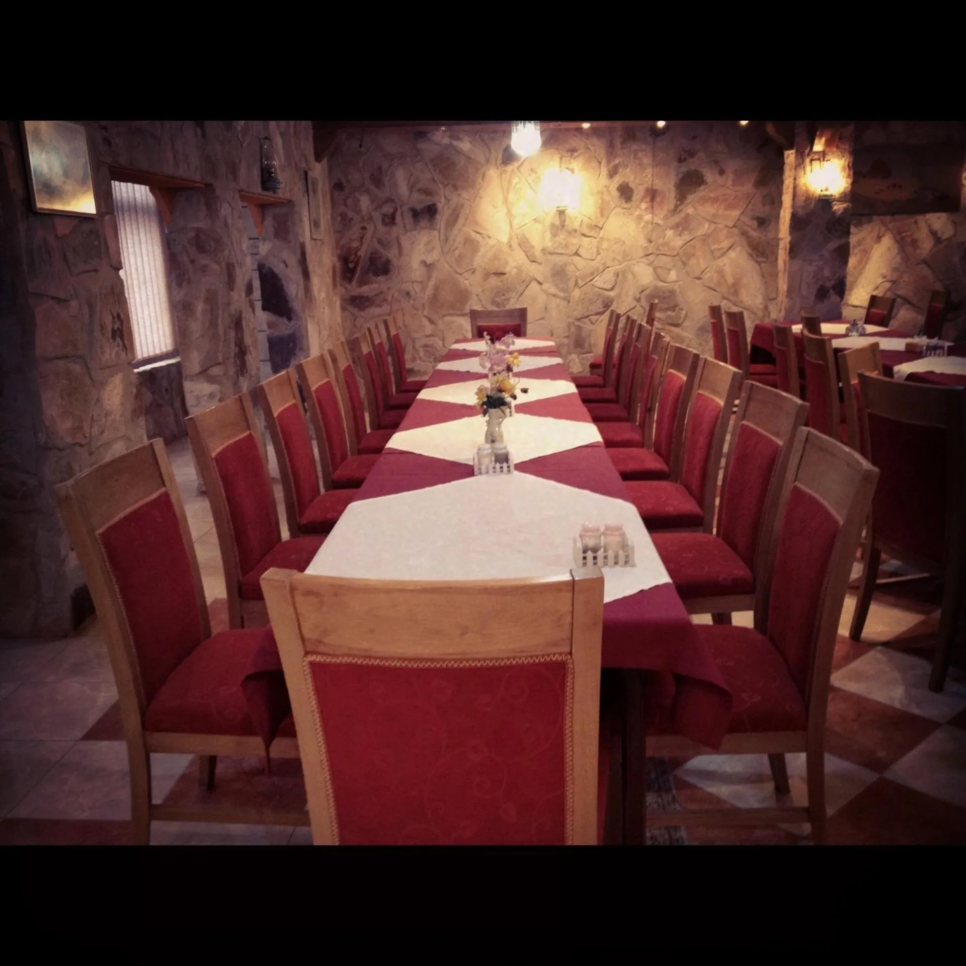 Restaurant/places to eat in Al Rashid Hotel
