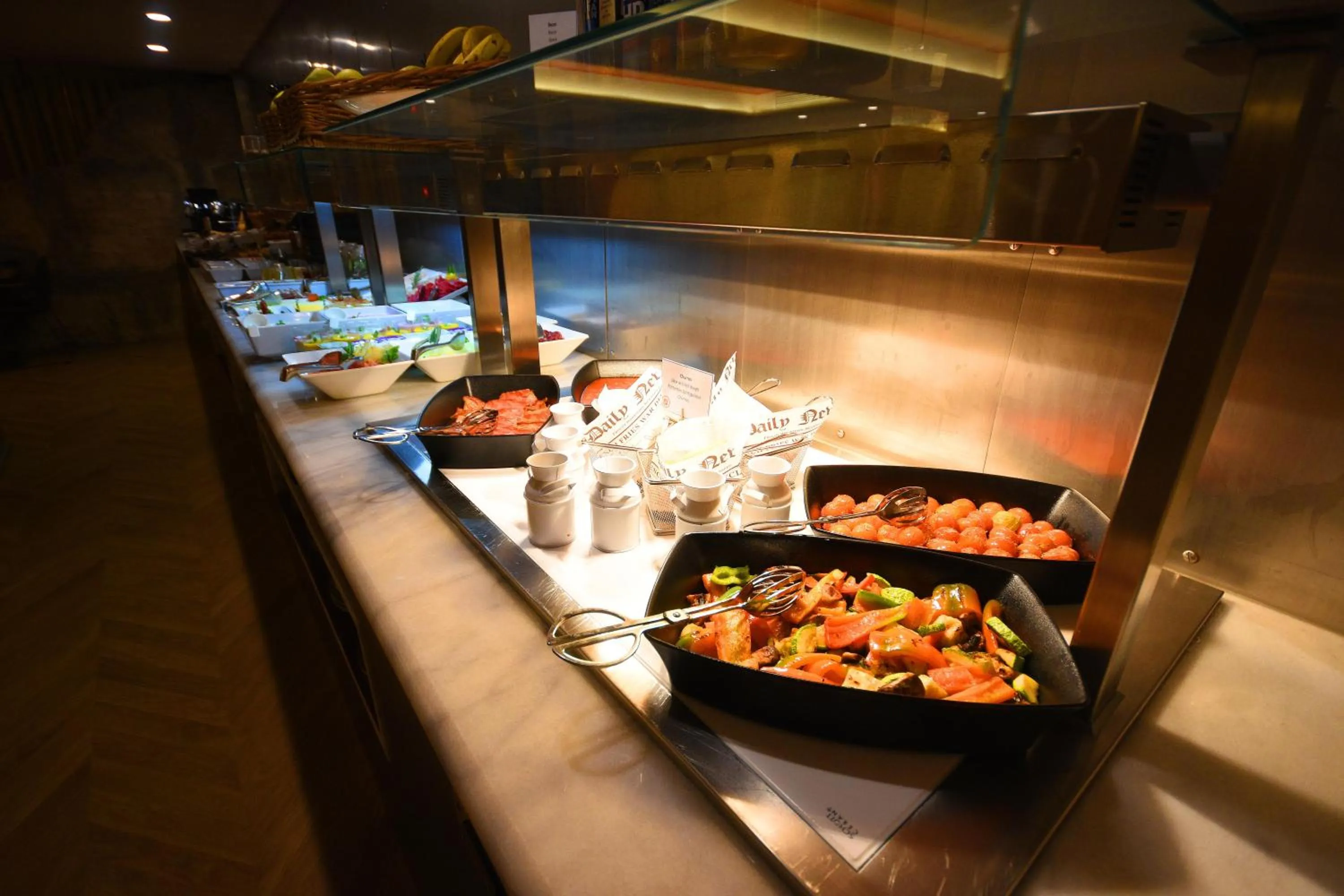 Restaurant/places to eat in Design Plus Bex Hotel