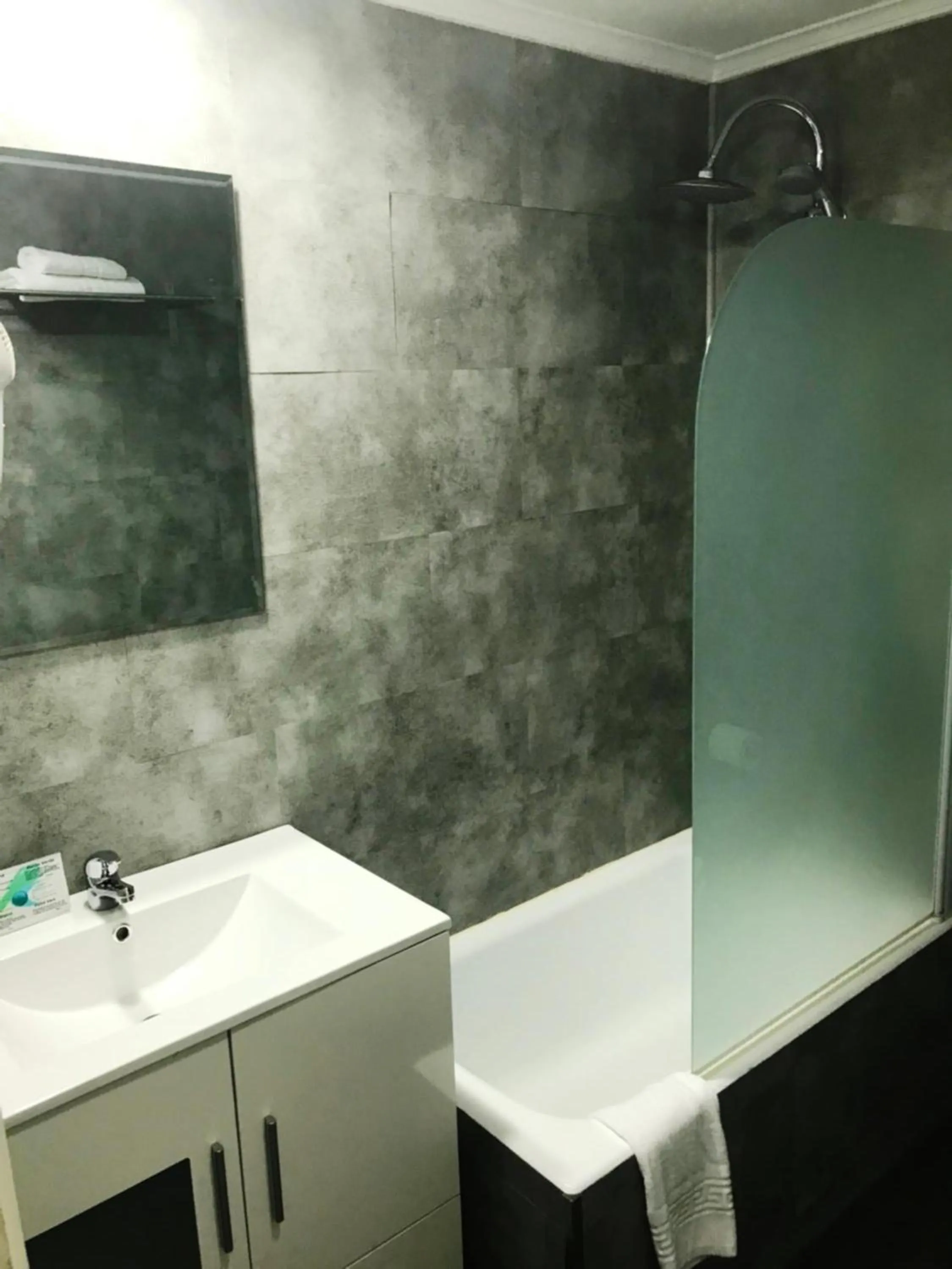 Bathroom in Hotel Neguri