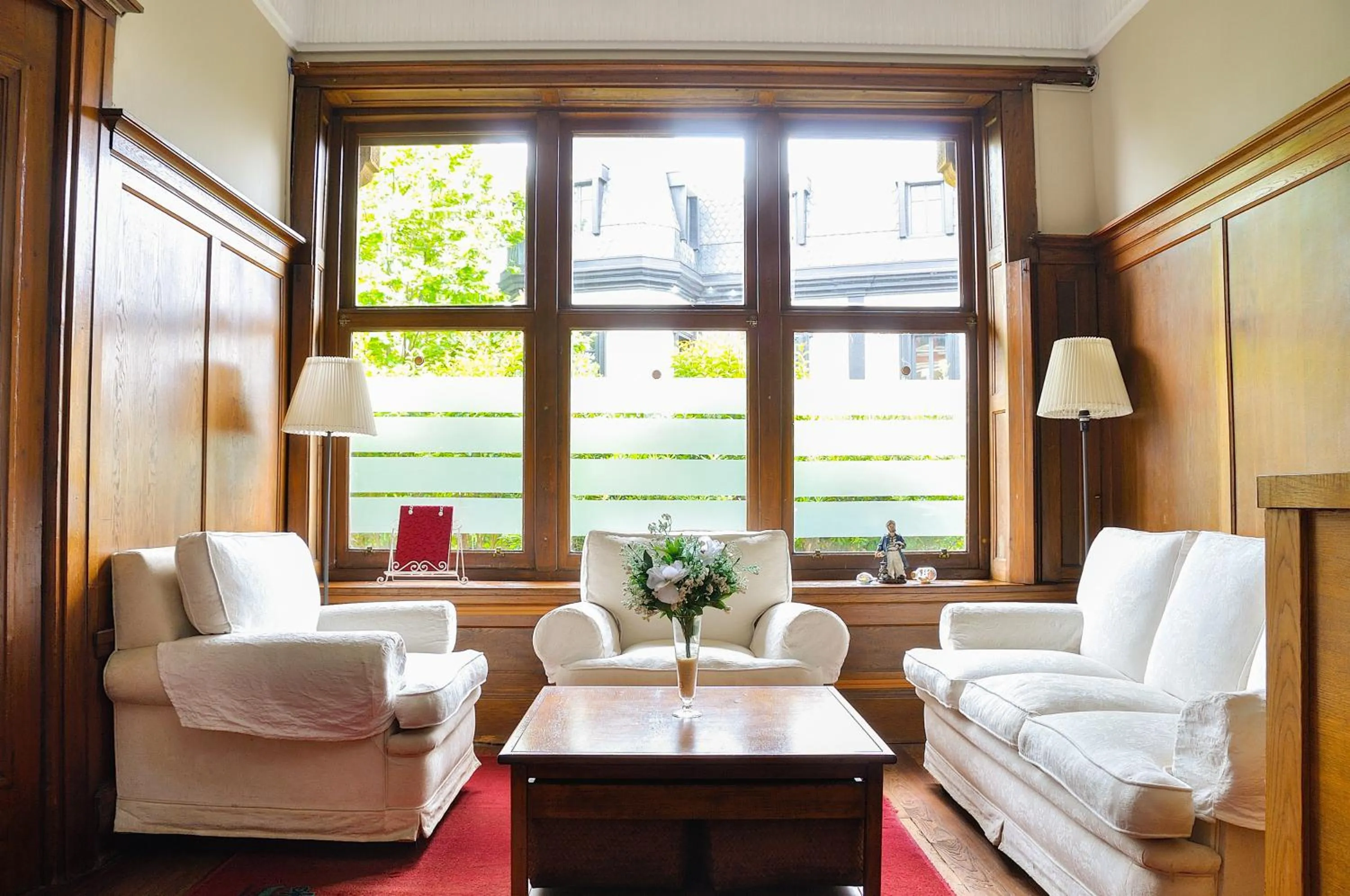 Seating area in Hotel Neguri