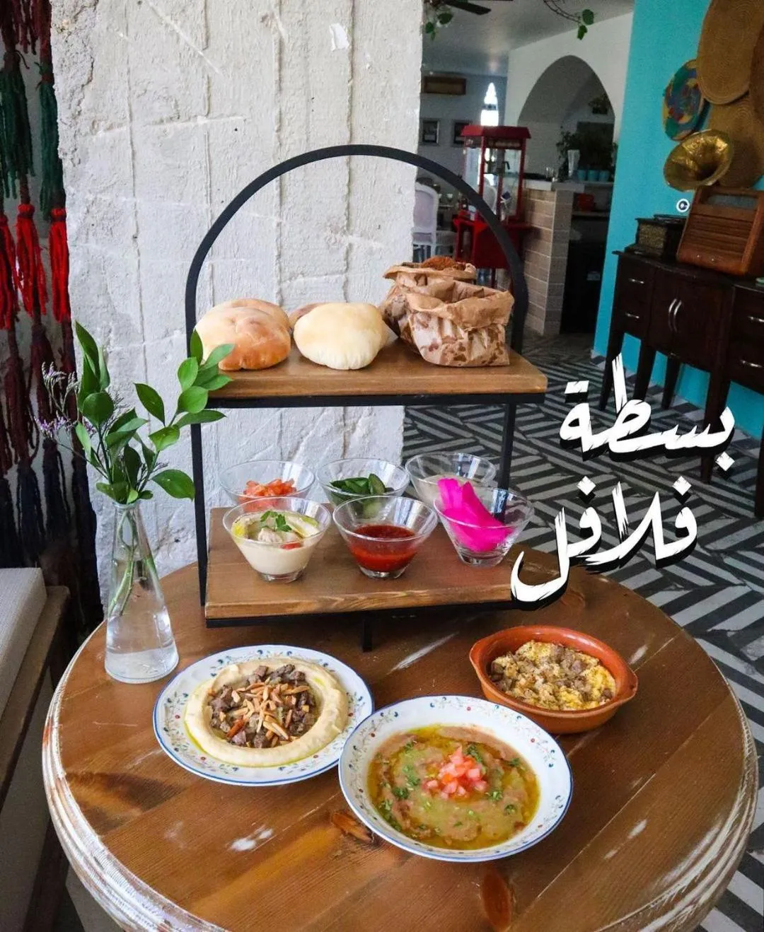 Restaurant/places to eat in Crystal Suites