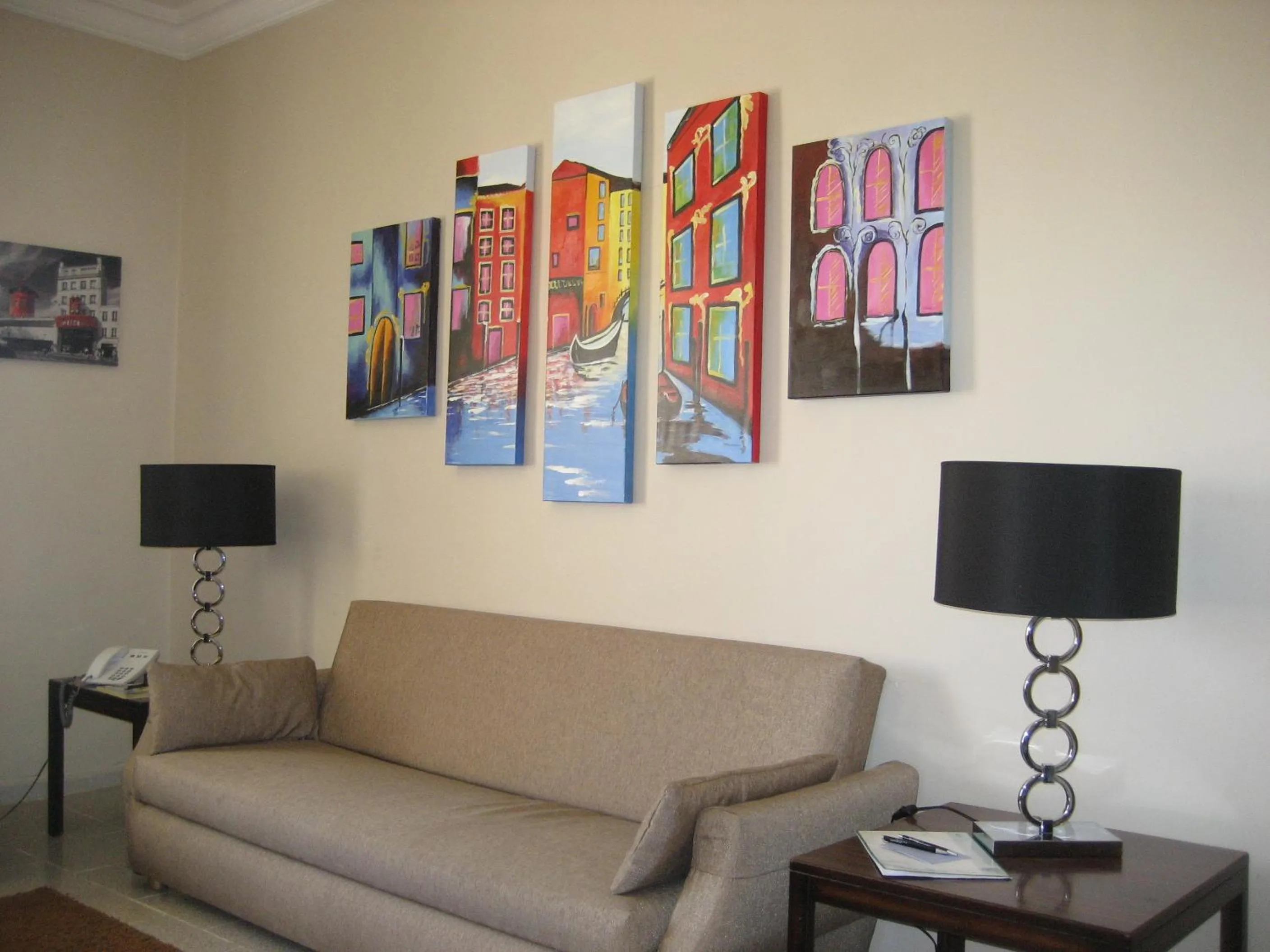 Seating area in Crystal Suites