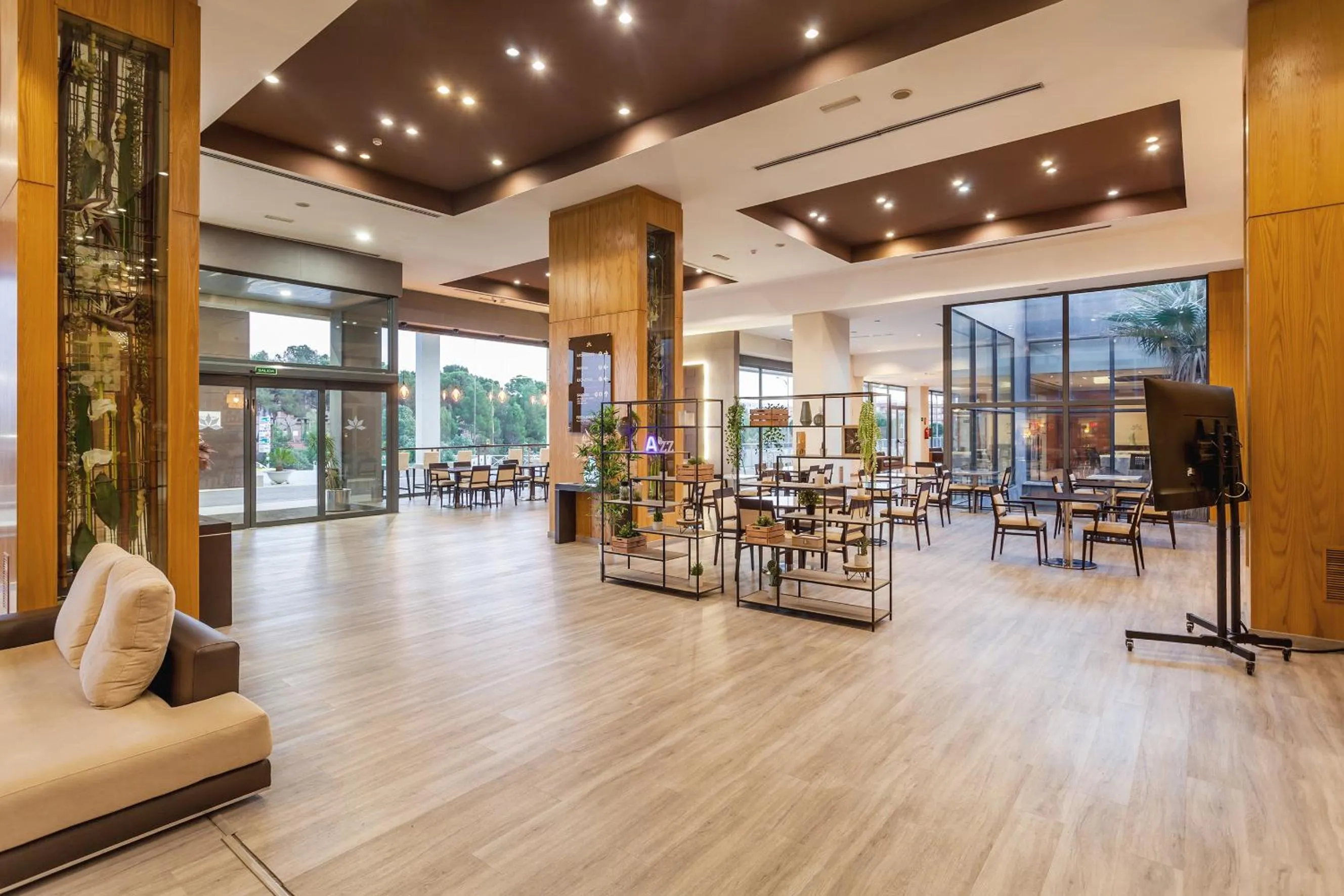 Lobby or reception in AZZ Valencia Congress Hotel & Spa