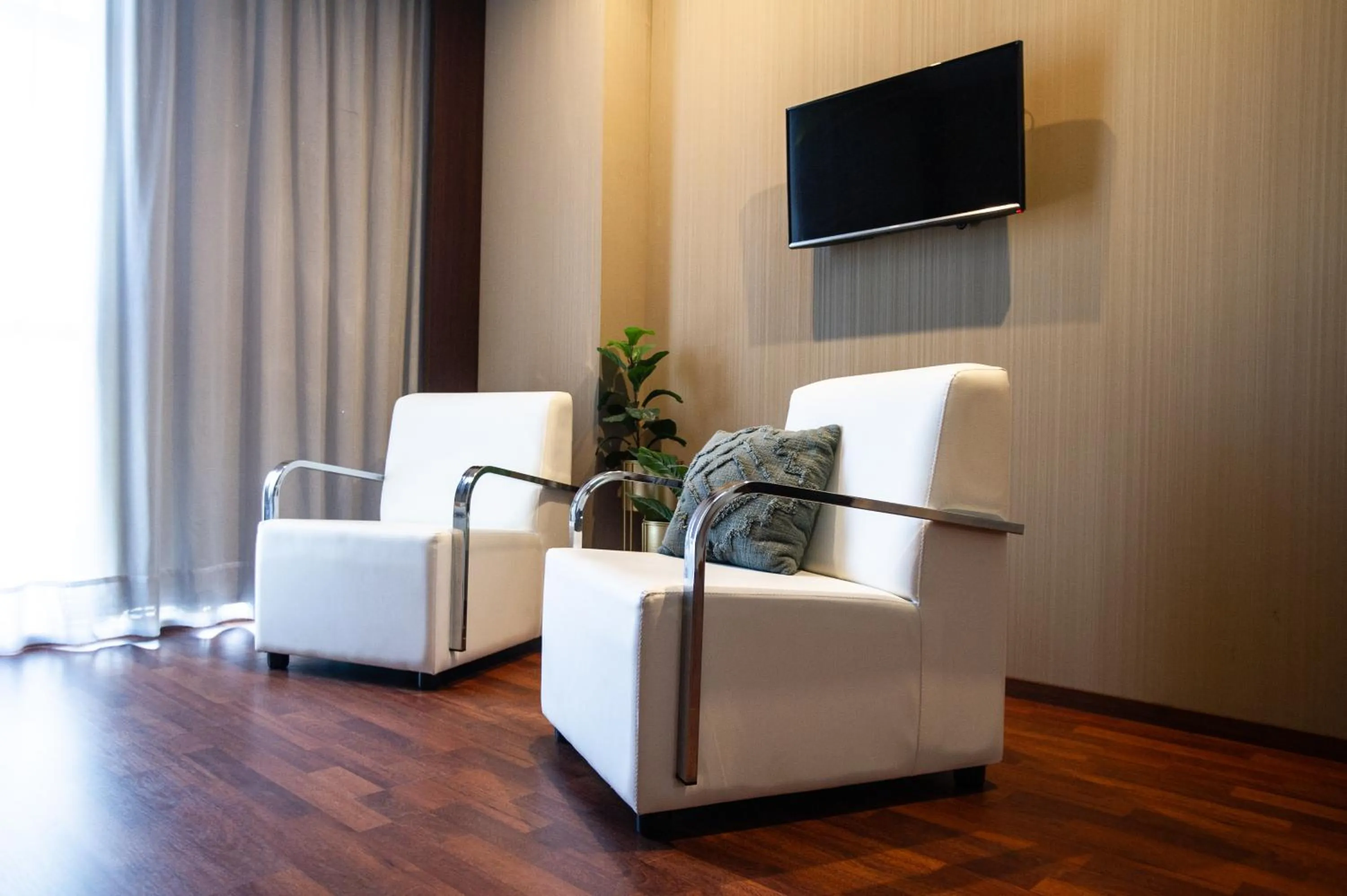 Living room in AZZ Valencia Congress Hotel & Spa