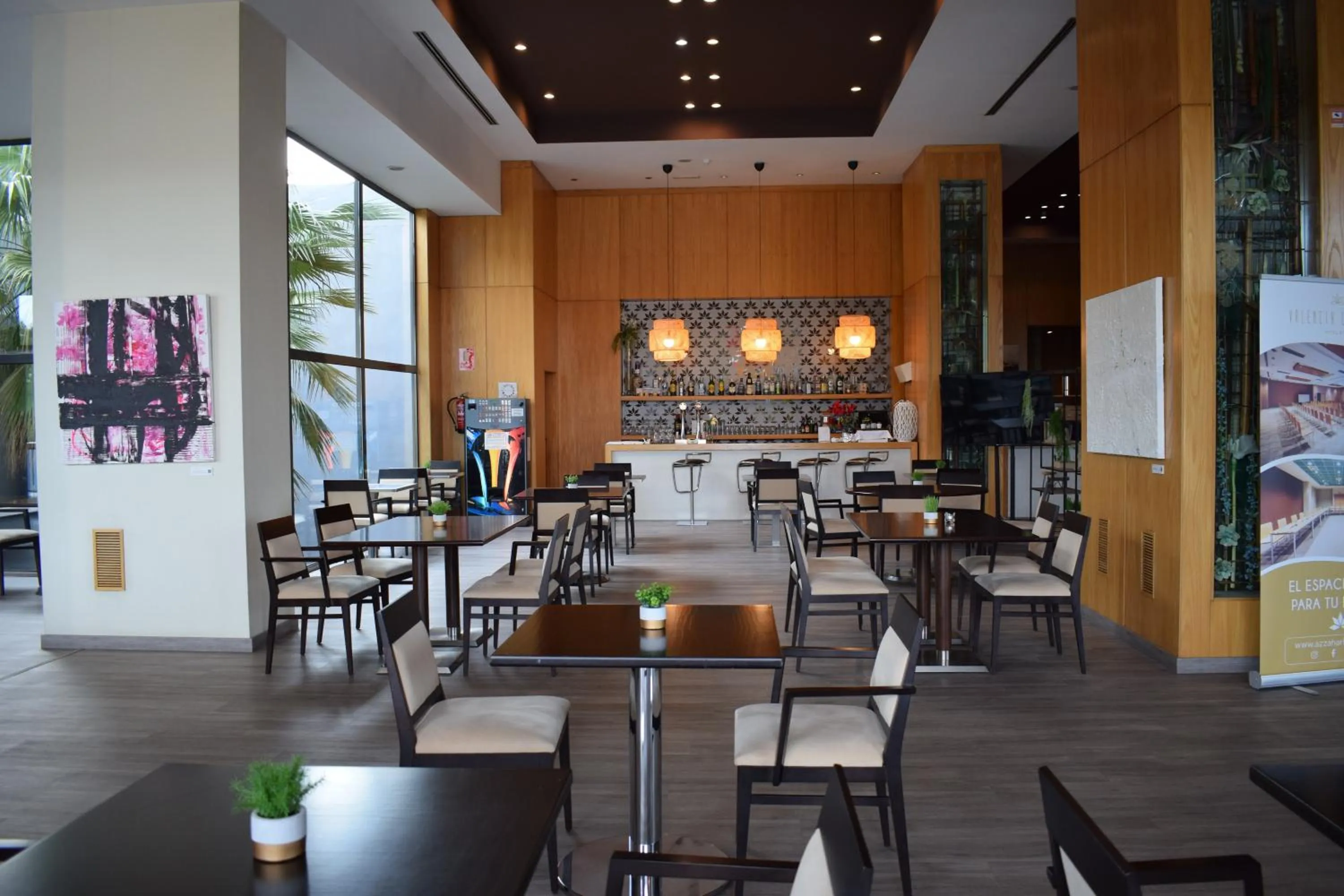 Restaurant/places to eat in AZZ Valencia Congress Hotel & Spa