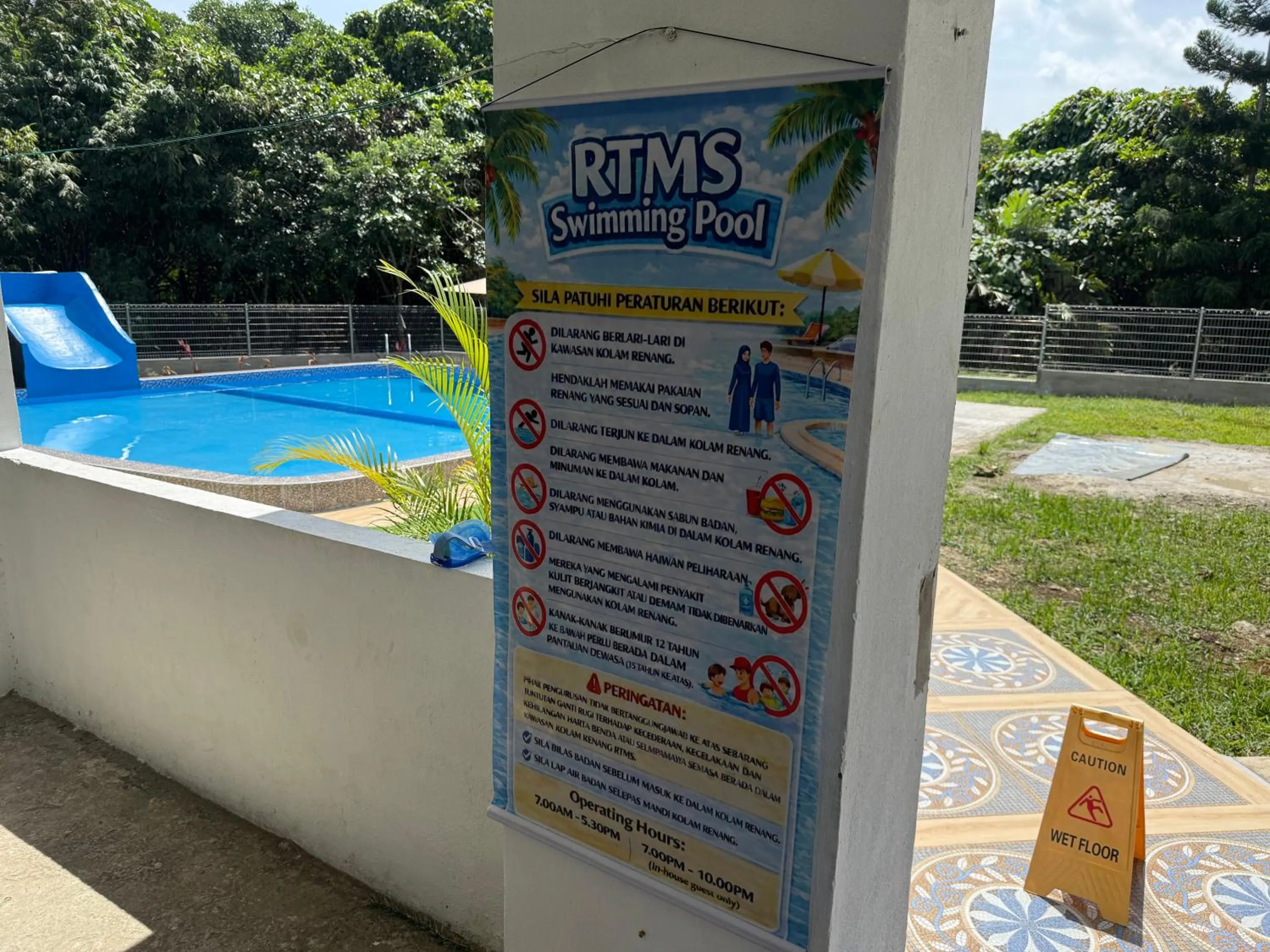 Pool view in RTMS Guesthouse Semporna