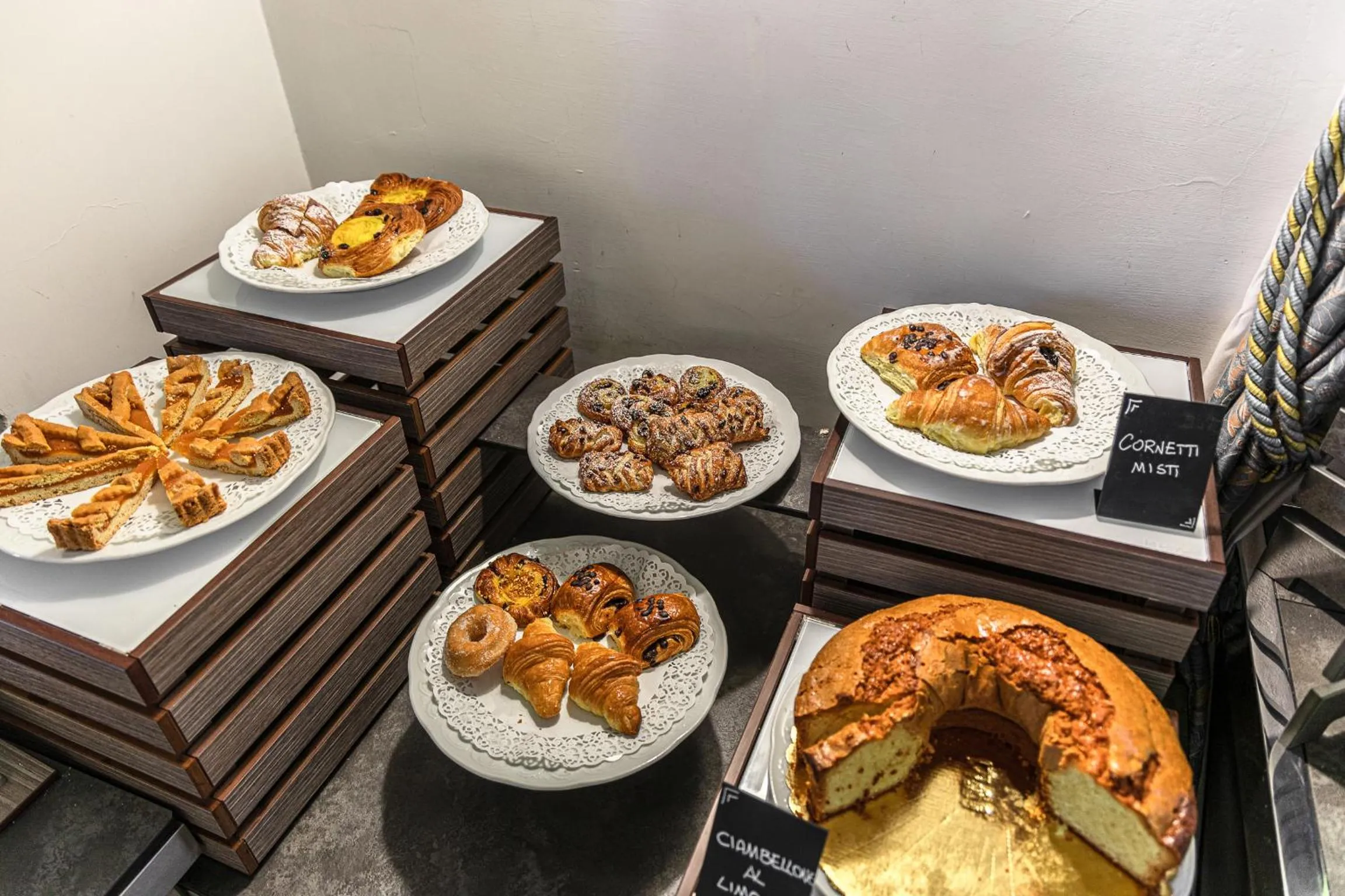 Buffet breakfast in Hotel De La Ville