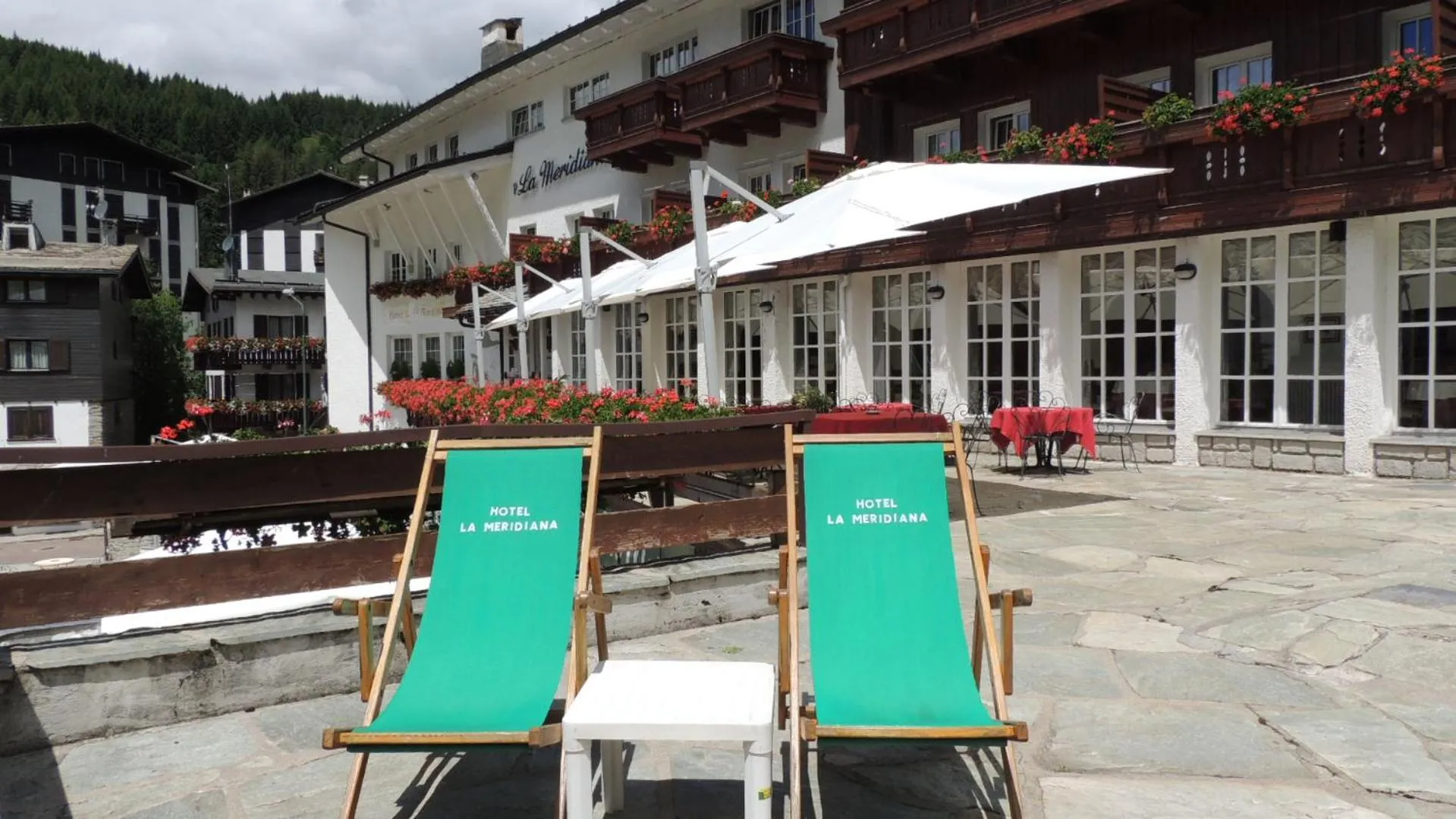 Property building in Hotel La Meridiana