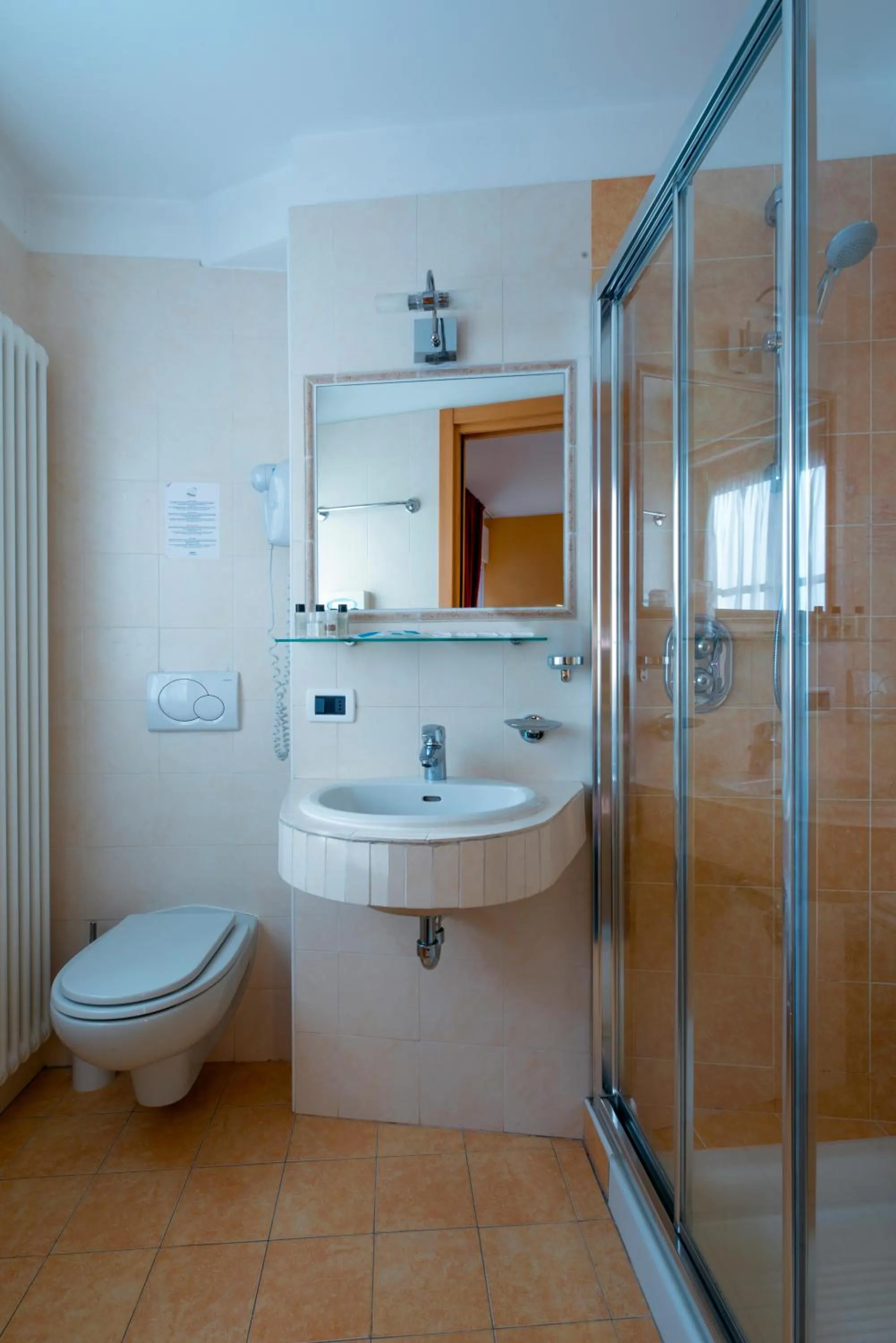 Shower in Hotel La Meridiana