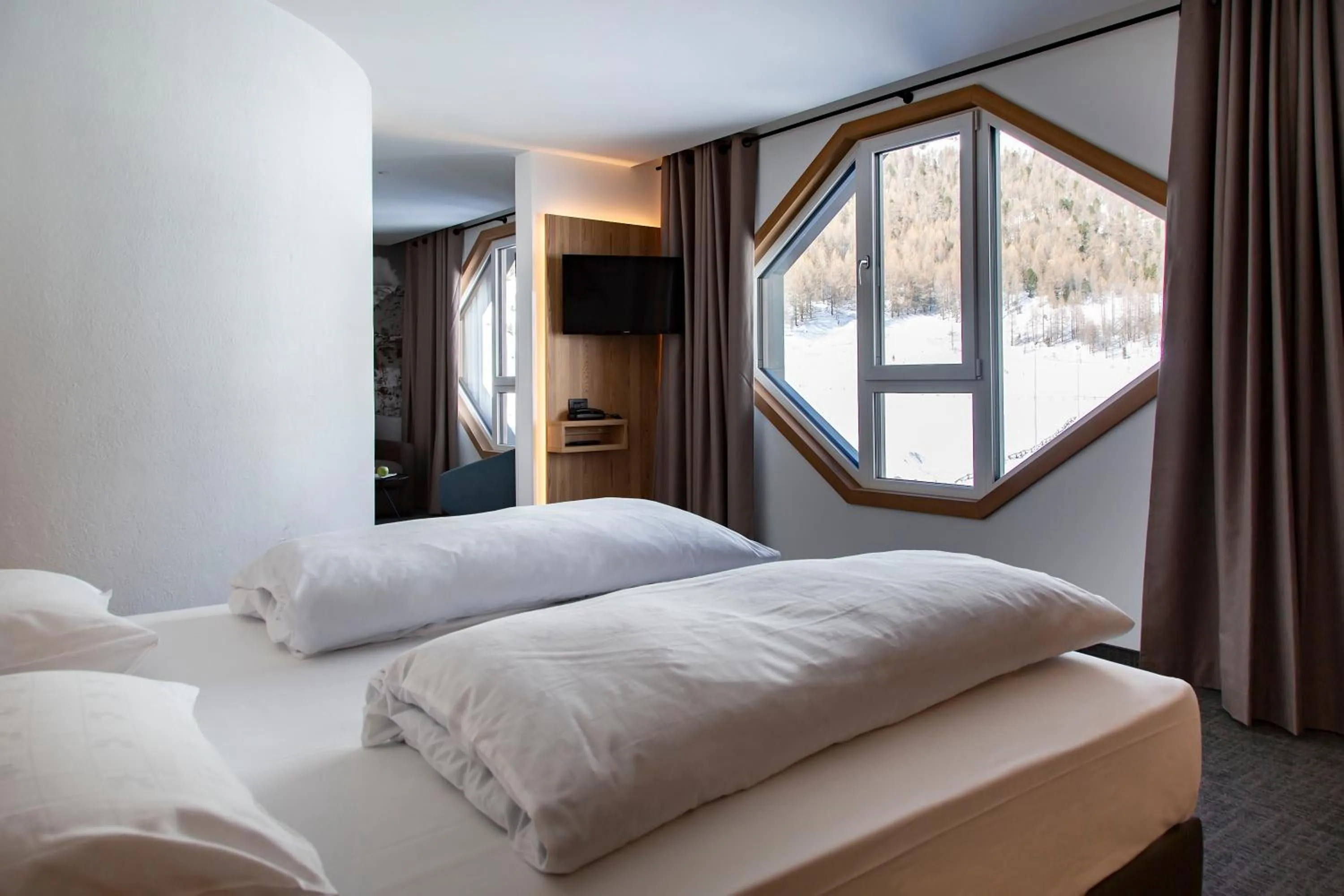 Bedroom, Bed in Blu Hotel Senales Zirm-Cristal