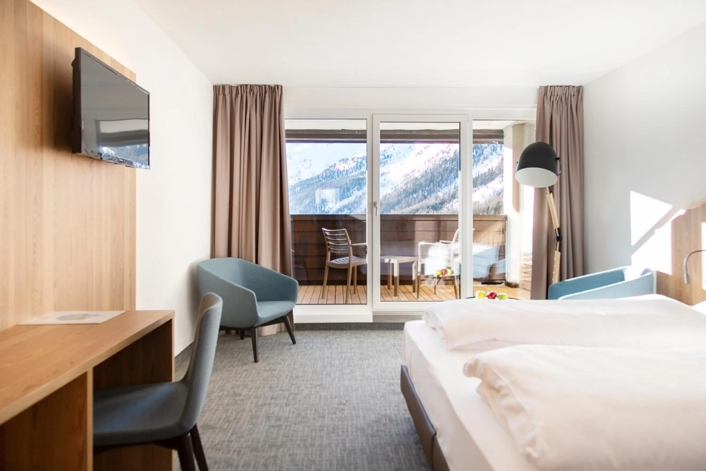 Photo of the whole room, Bed in Blu Hotel Senales Zirm-Cristal