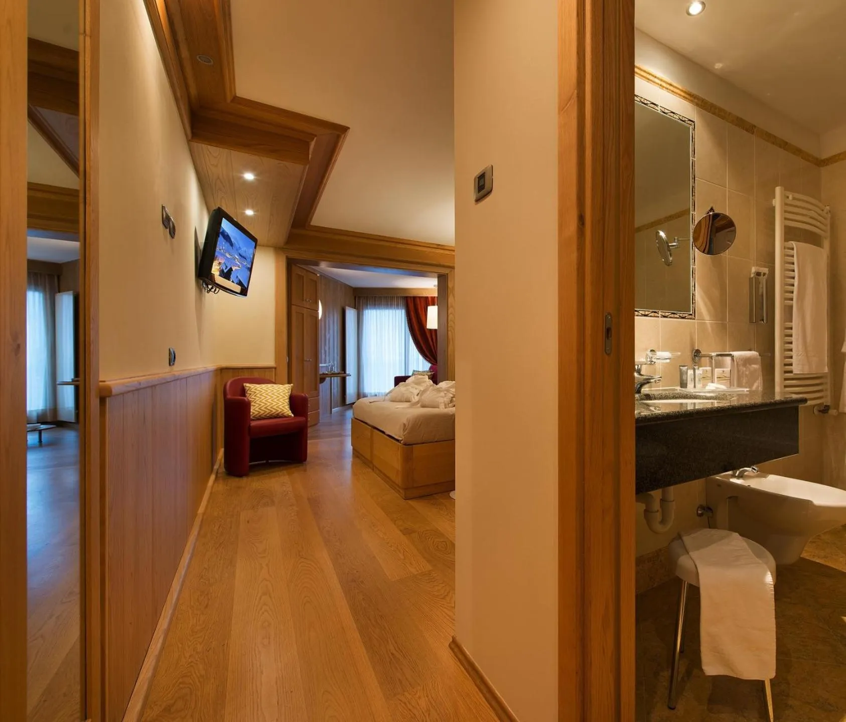 Bedroom, Bed in Hotel Baita Montana