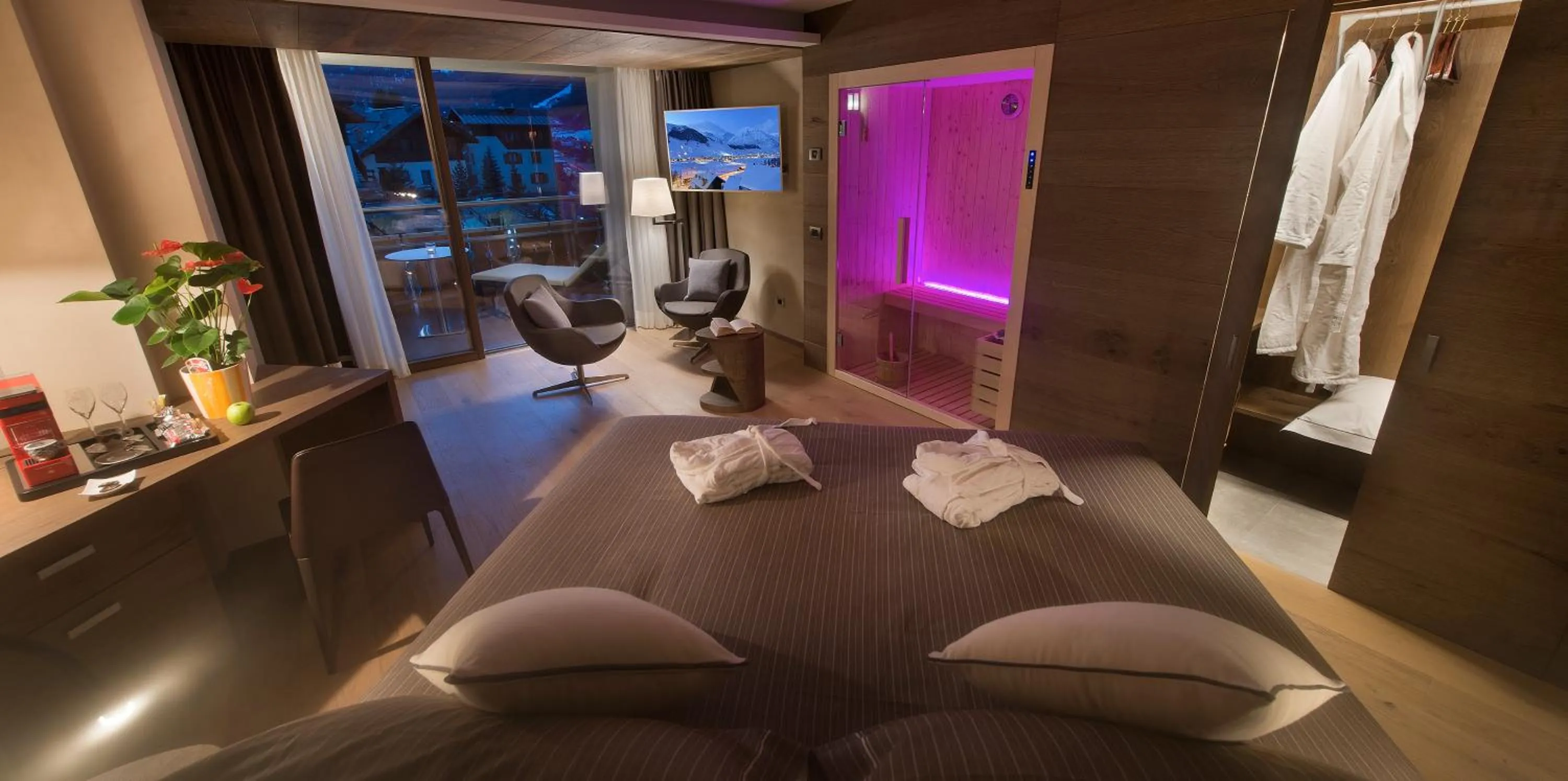 Bedroom, Bed in Hotel Baita Montana