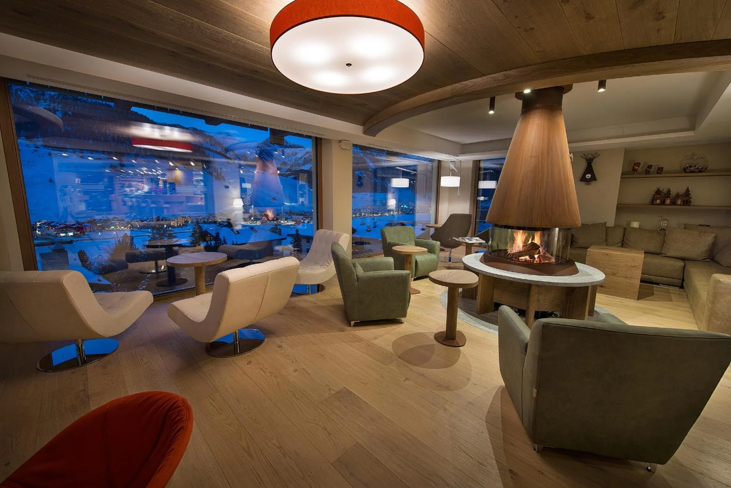 Evening entertainment in Hotel Baita Montana