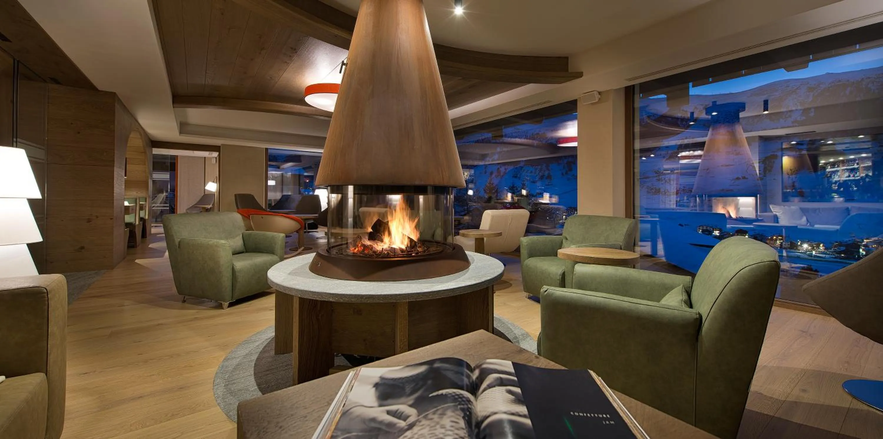 Lounge or bar in Hotel Baita Montana