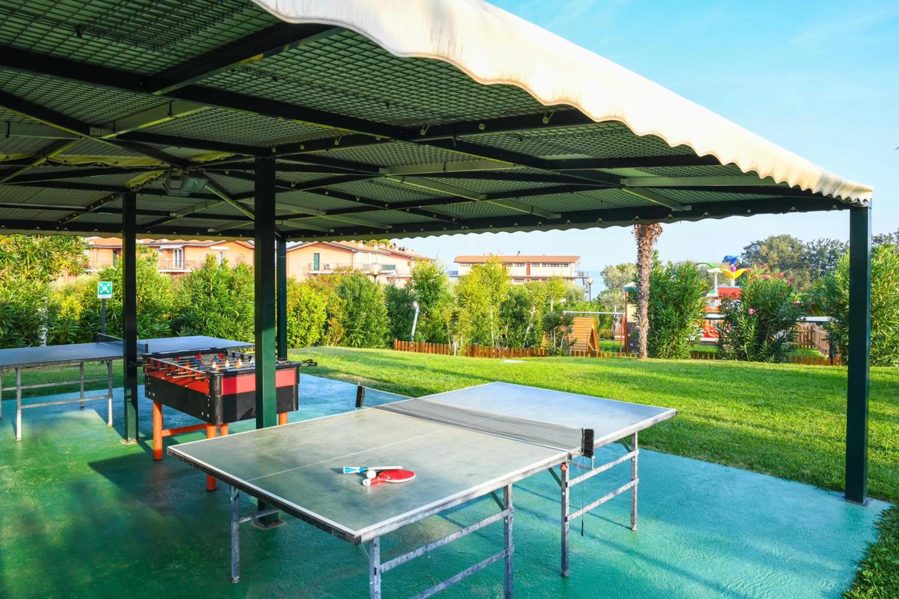 Table tennis in Apparthotel San Sivino