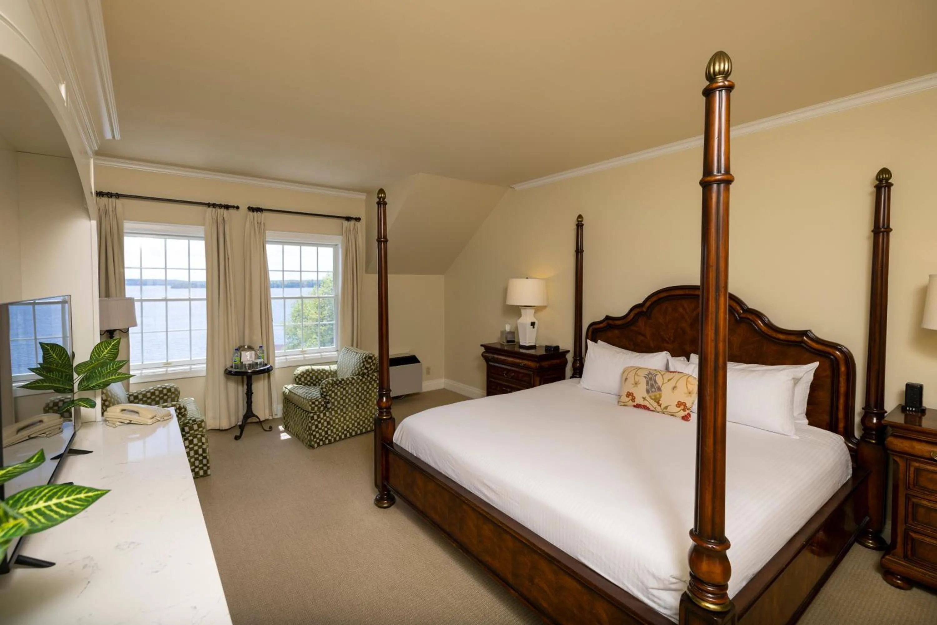 Bed in Windermere House