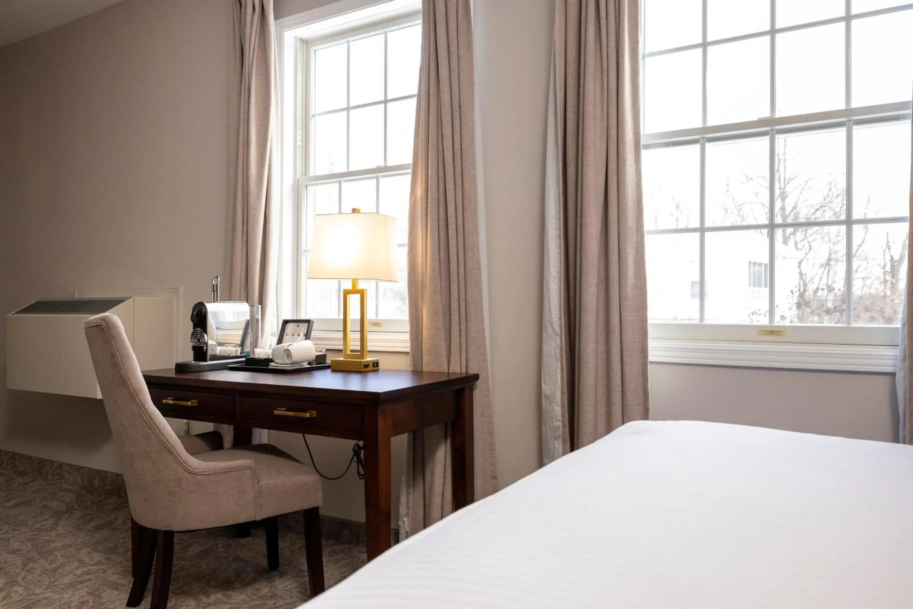 Queen Room with Garden View in Windermere House Queen Room with Garden View in Windermere House