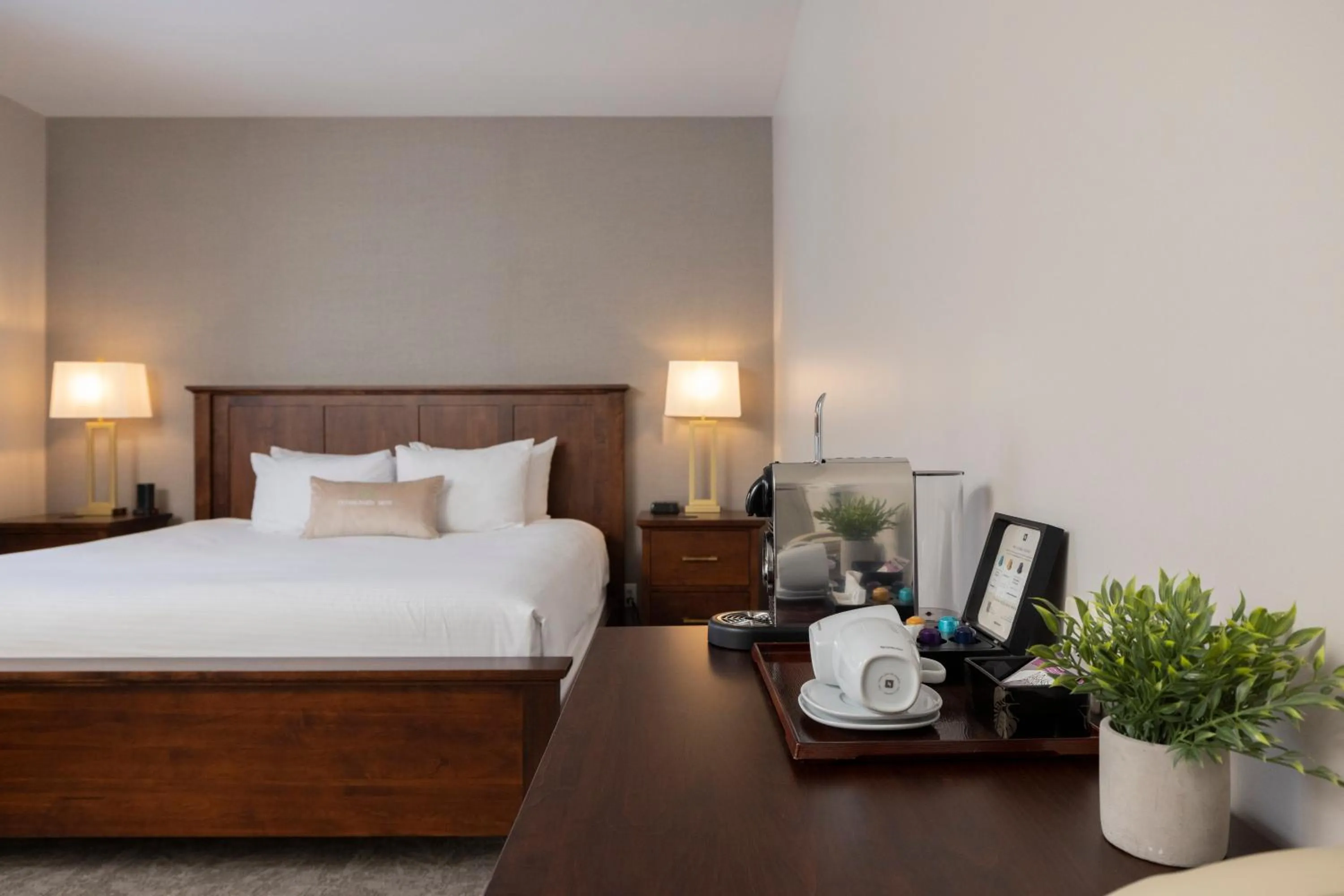 Bedroom, Bed in Windermere House