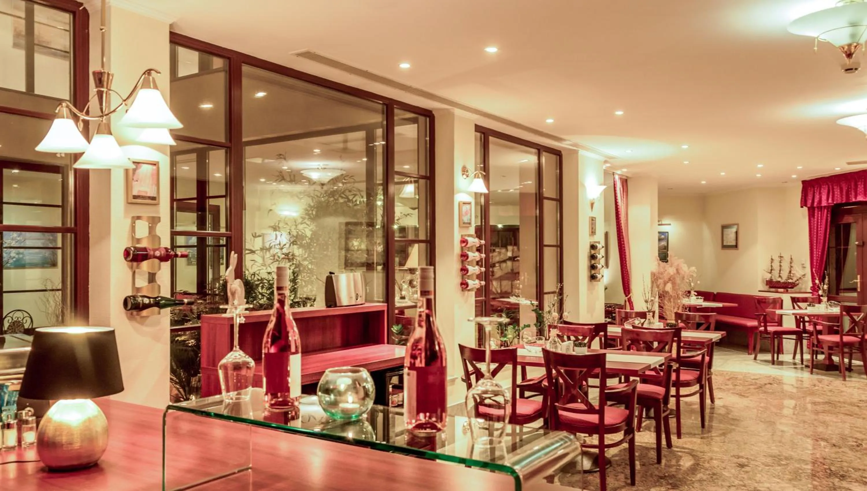 Restaurant/places to eat in Hotel Tihany Átrium