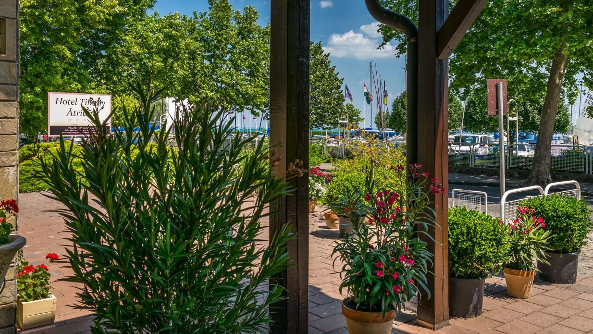 Facade/entrance in Hotel Tihany Átrium