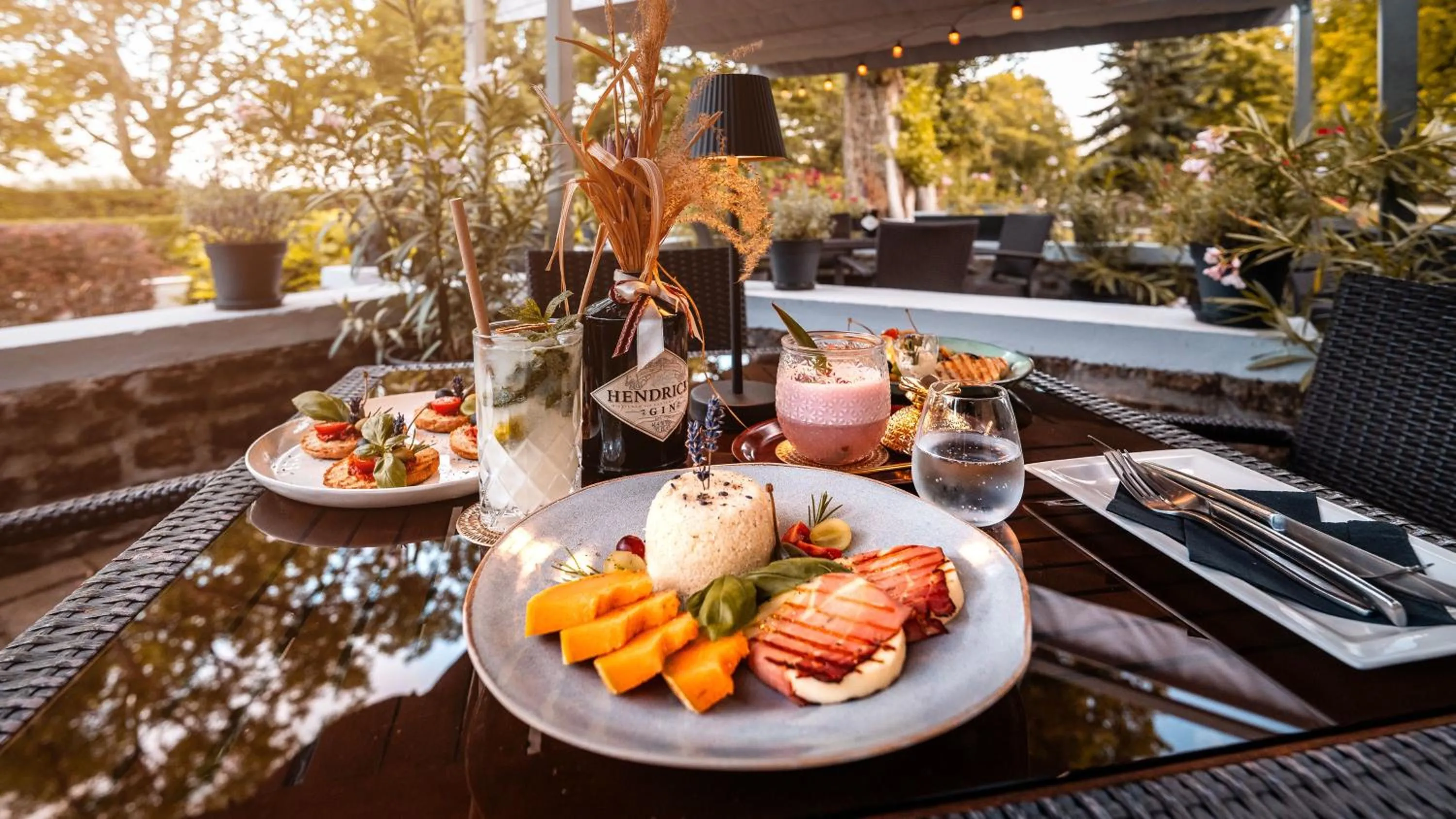 Restaurant/places to eat in Hotel Tihany Átrium