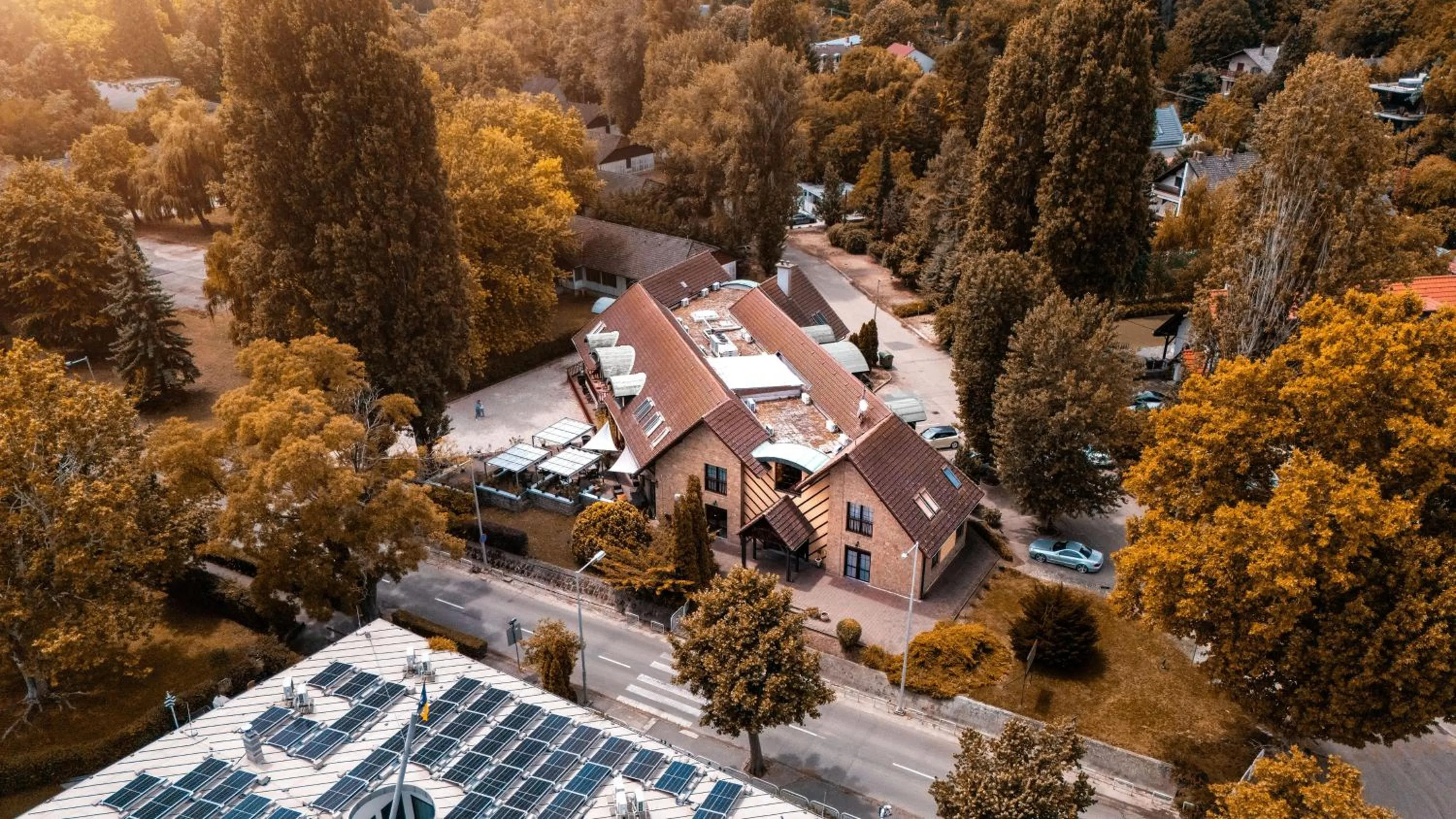 Property building in Hotel Tihany Átrium
