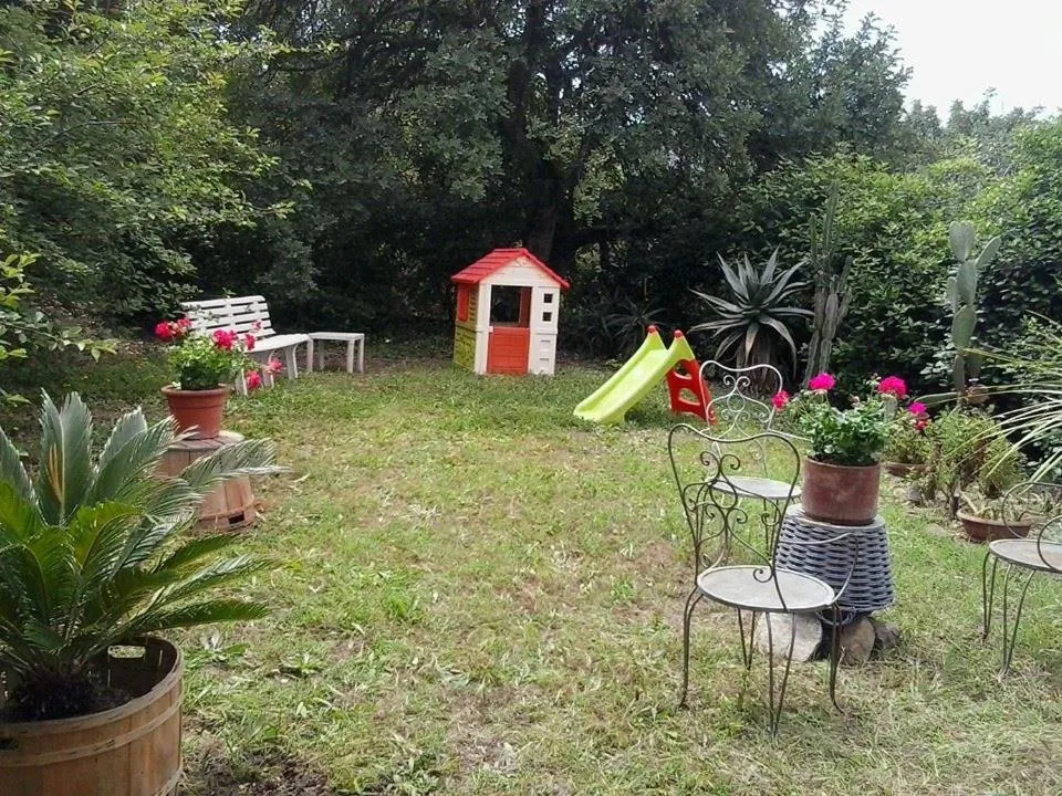 Garden view in Hotel La Margherita
