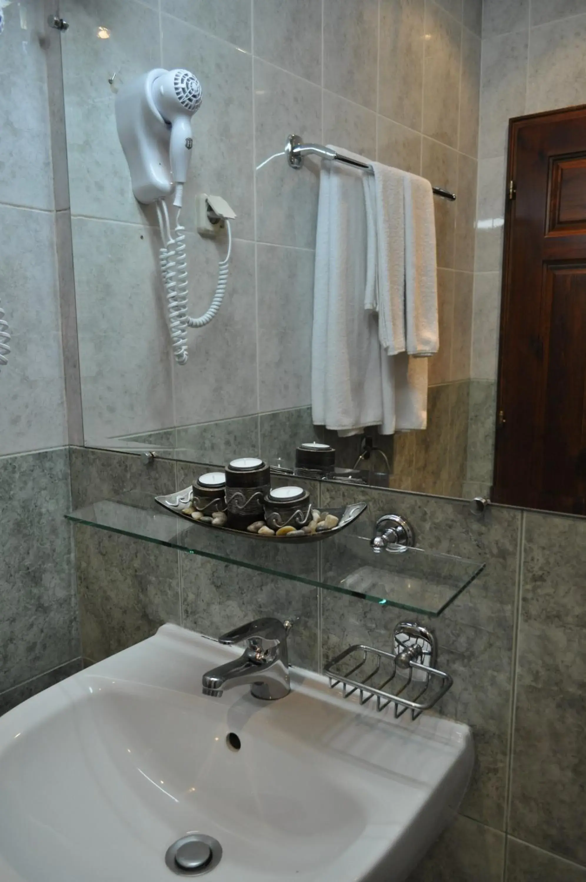 Economy Double or Twin Room in Hotel Izvora - Garden Retreat Economy Double or Twin Room in Hotel Izvora - Garden Retreat