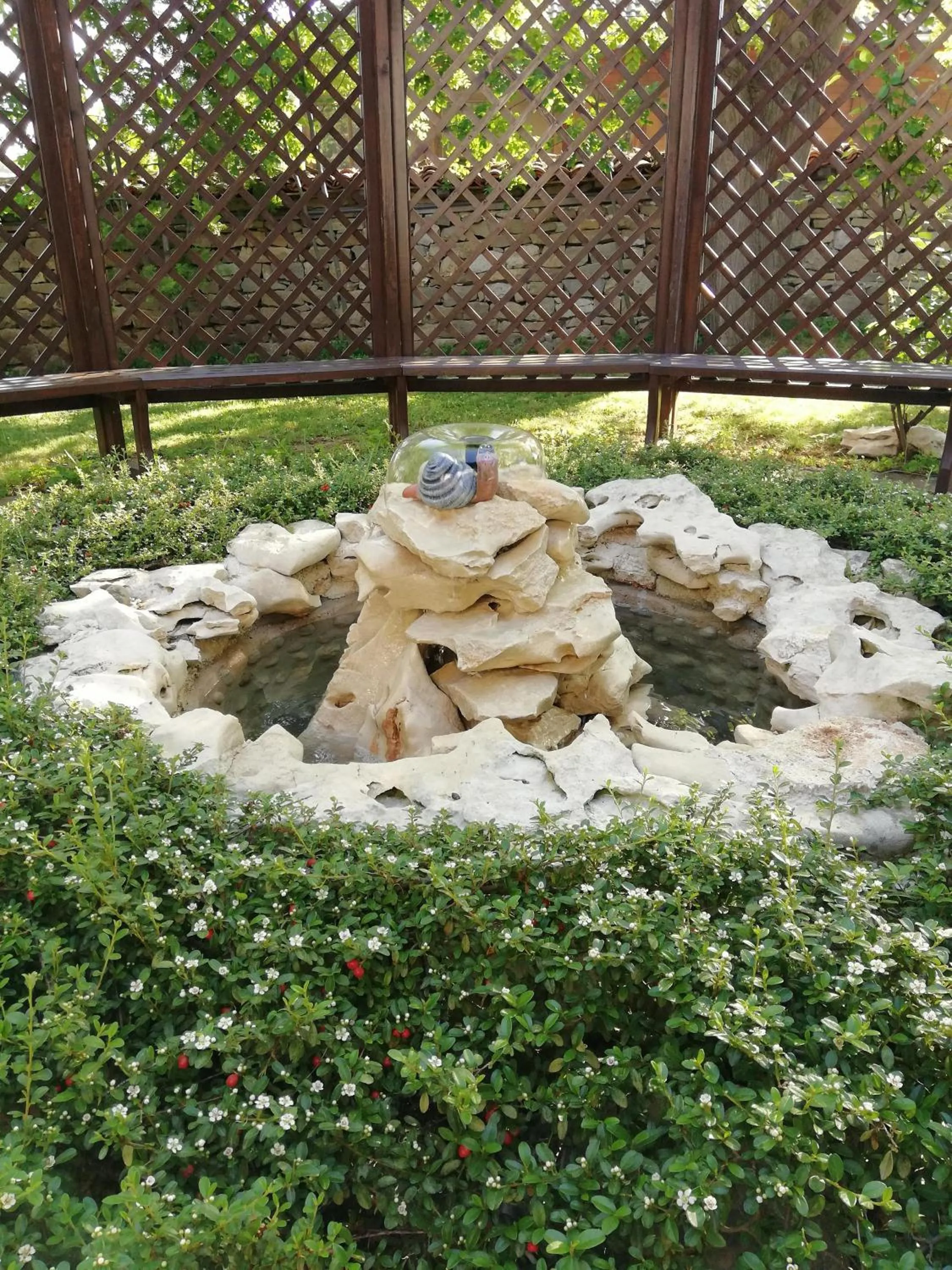 Garden in Hotel Izvora - Garden Retreat