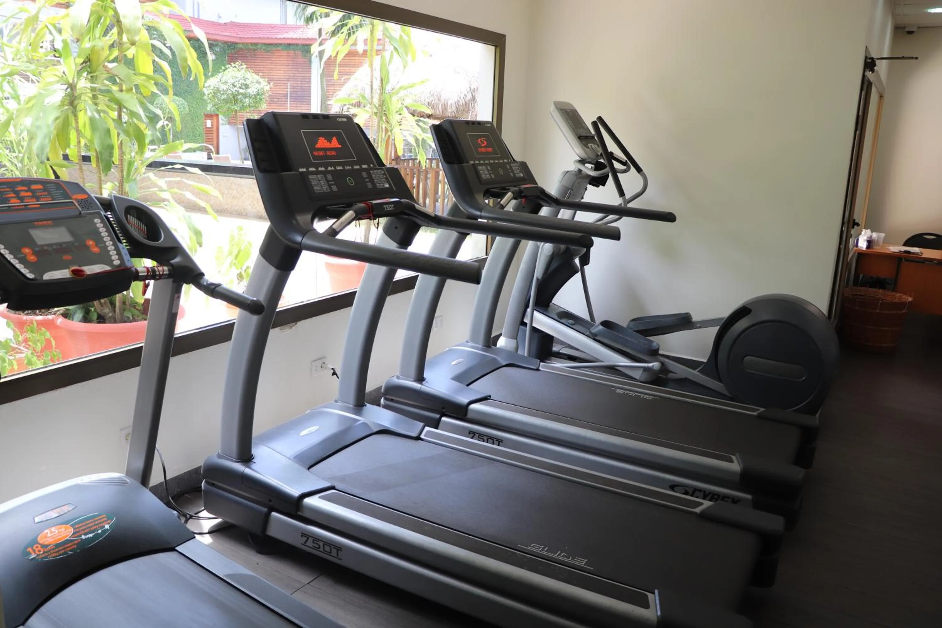 Fitness centre/facilities in Mamba Point Hotel