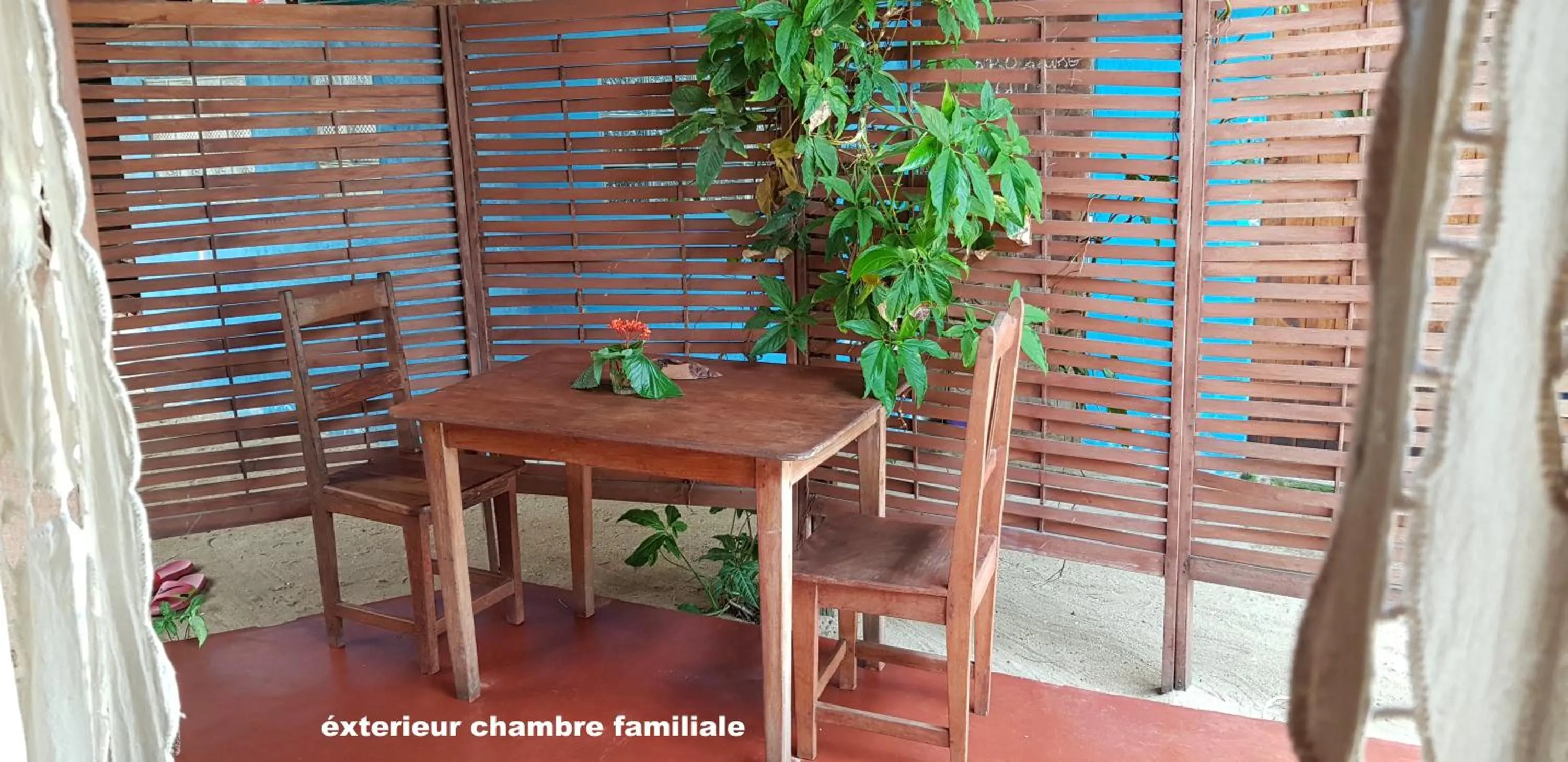 Dining area in Chez Yolande