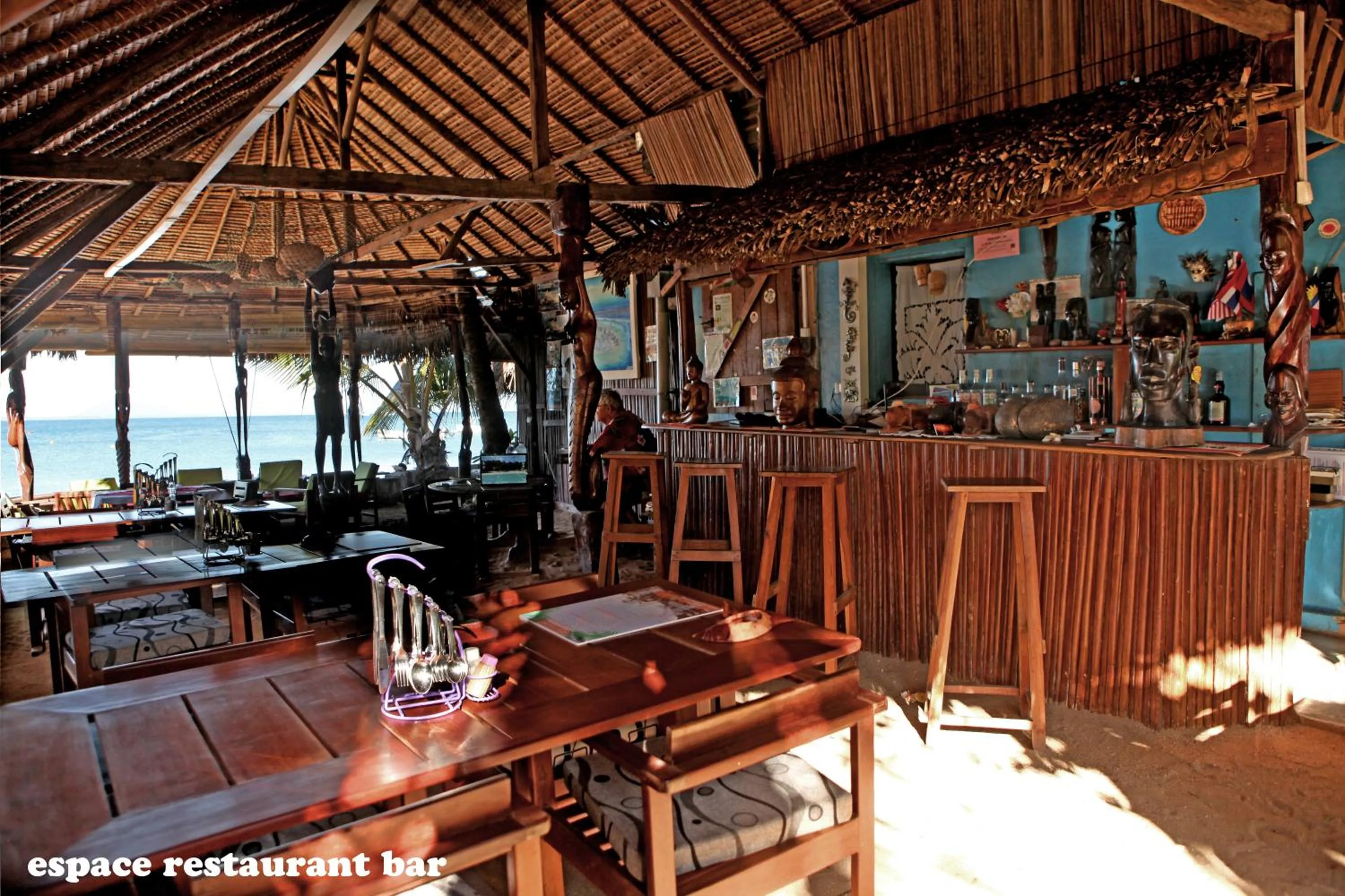 Restaurant/places to eat in Chez Yolande