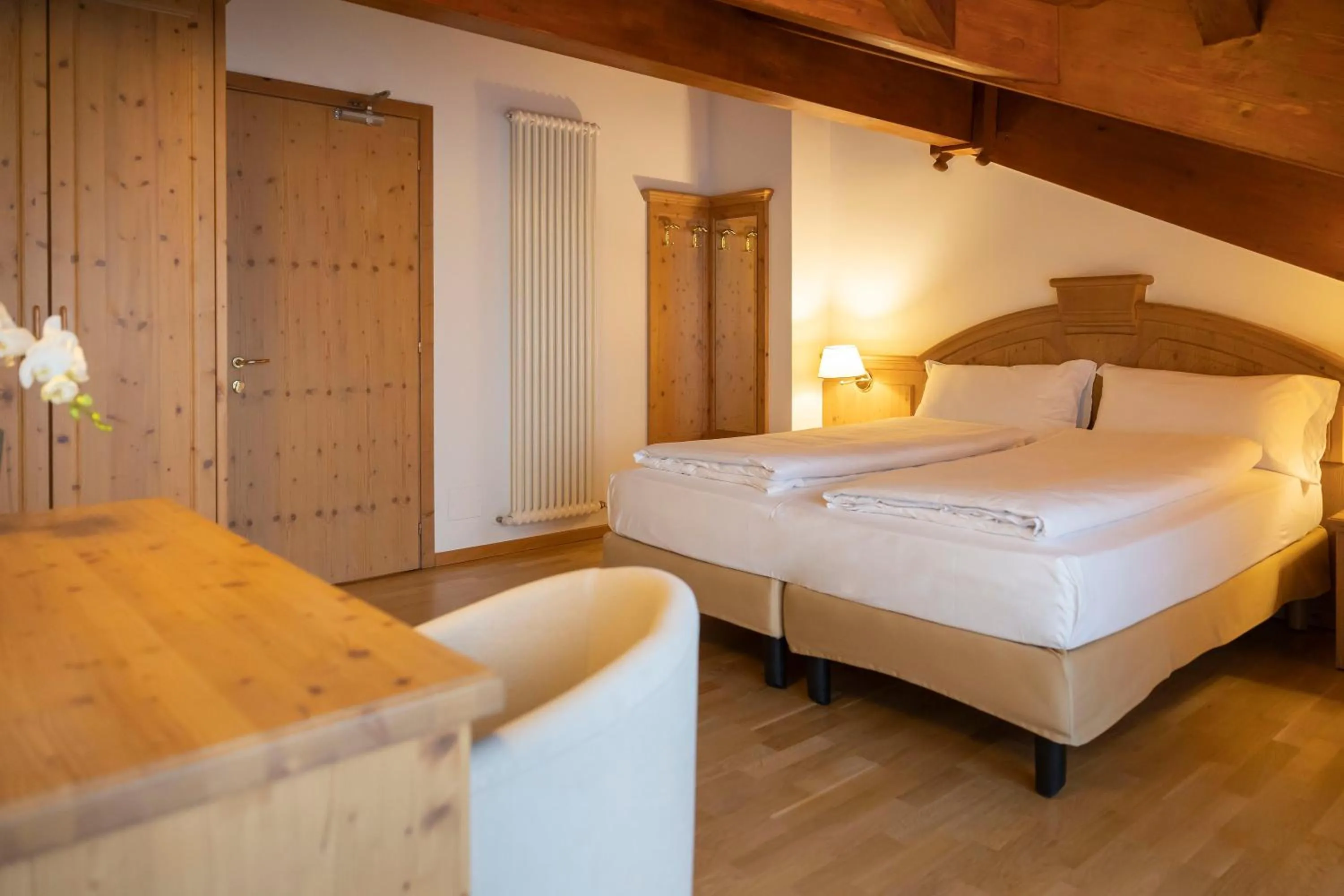 Bedroom, Bed in Golf Hotel