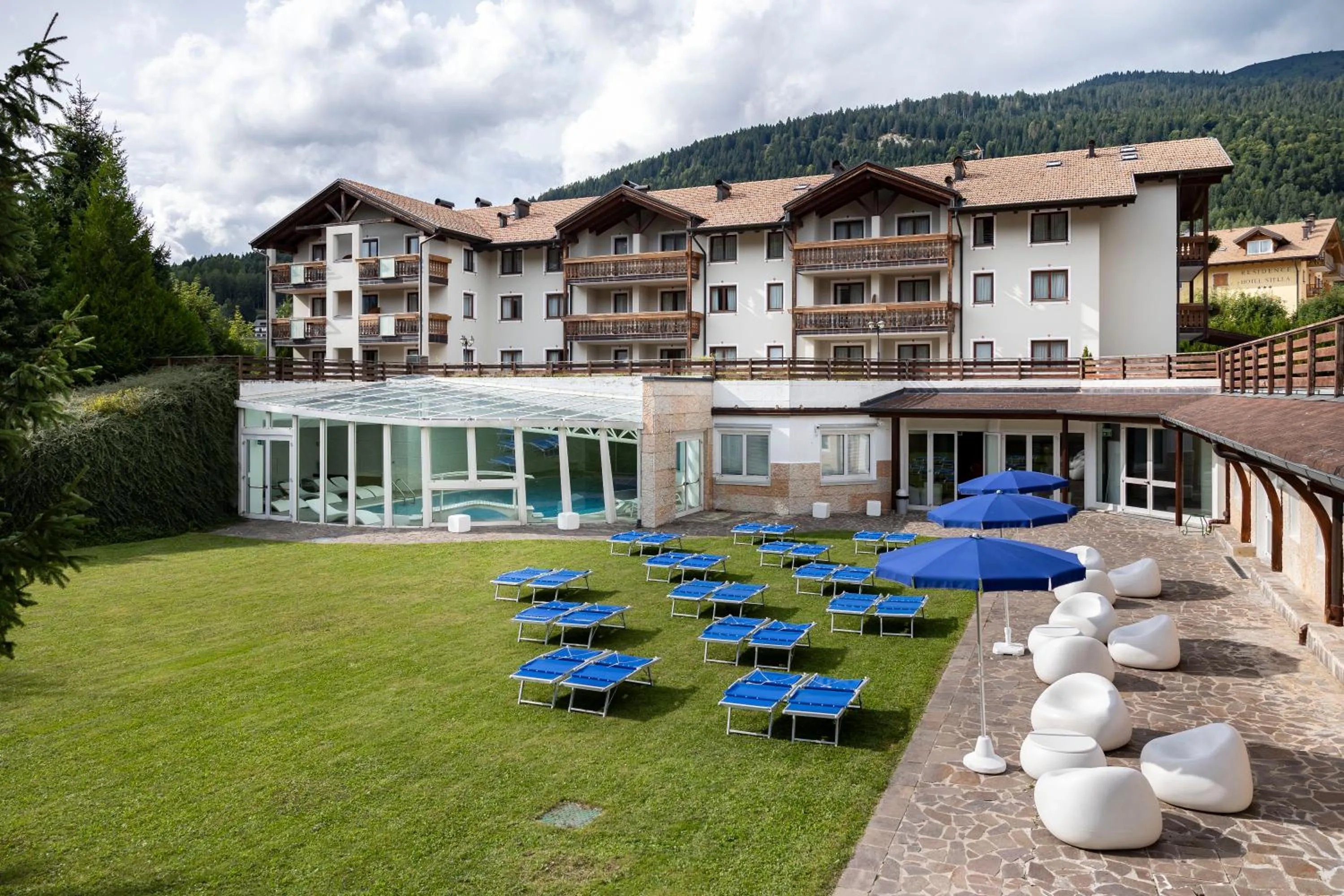 Property building in Golf Hotel